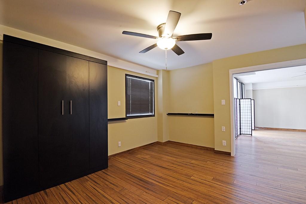 40 N Interstate 35 EXPY Unit: 2C2