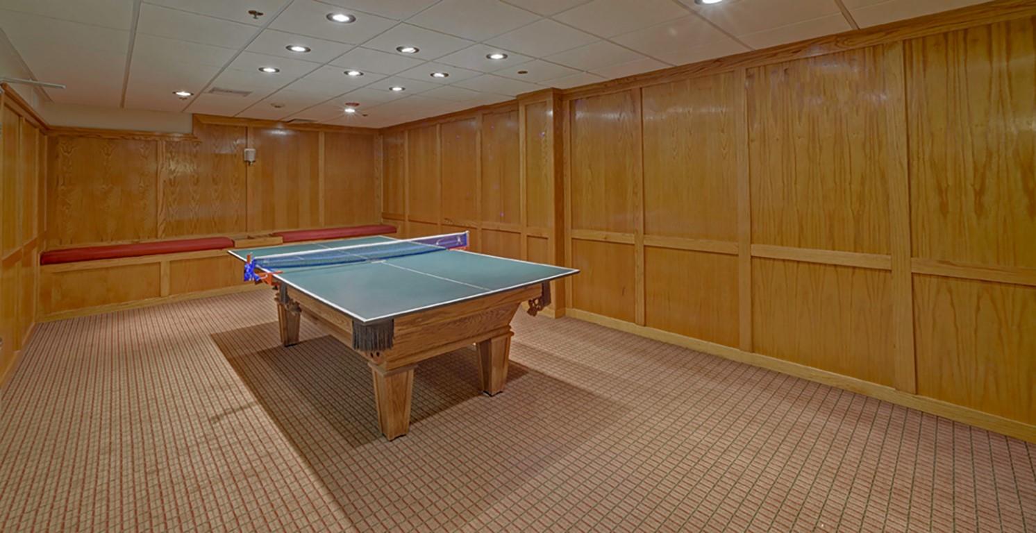 40 N Interstate 35 EXPY Unit: 2C2