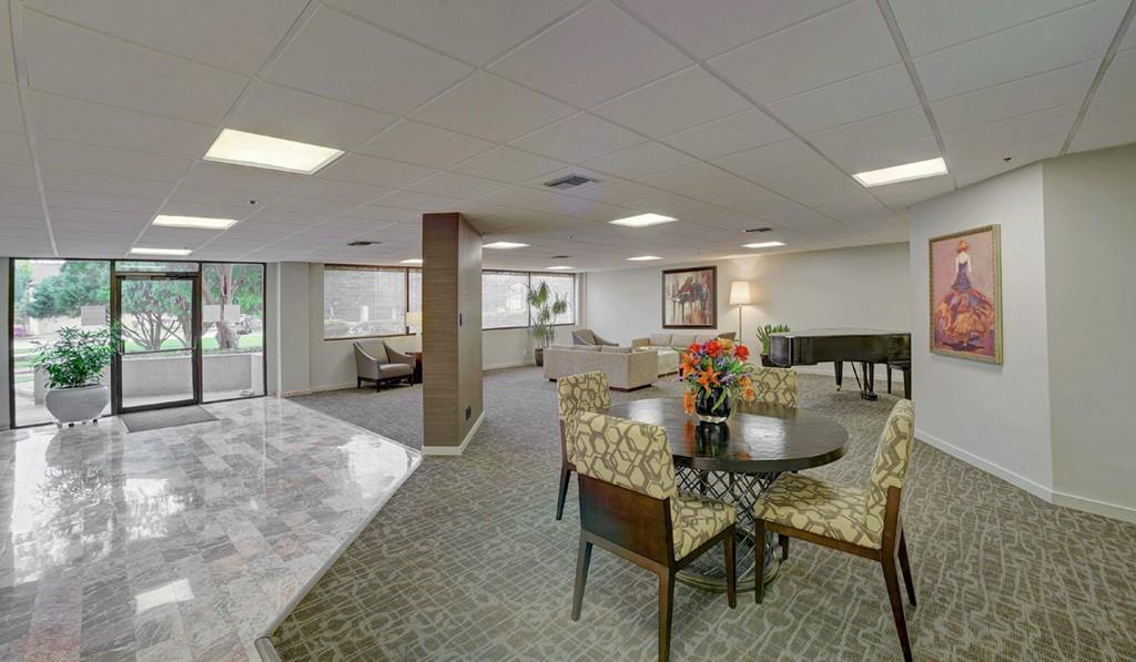 40 N Interstate 35 EXPY Unit: 2C2