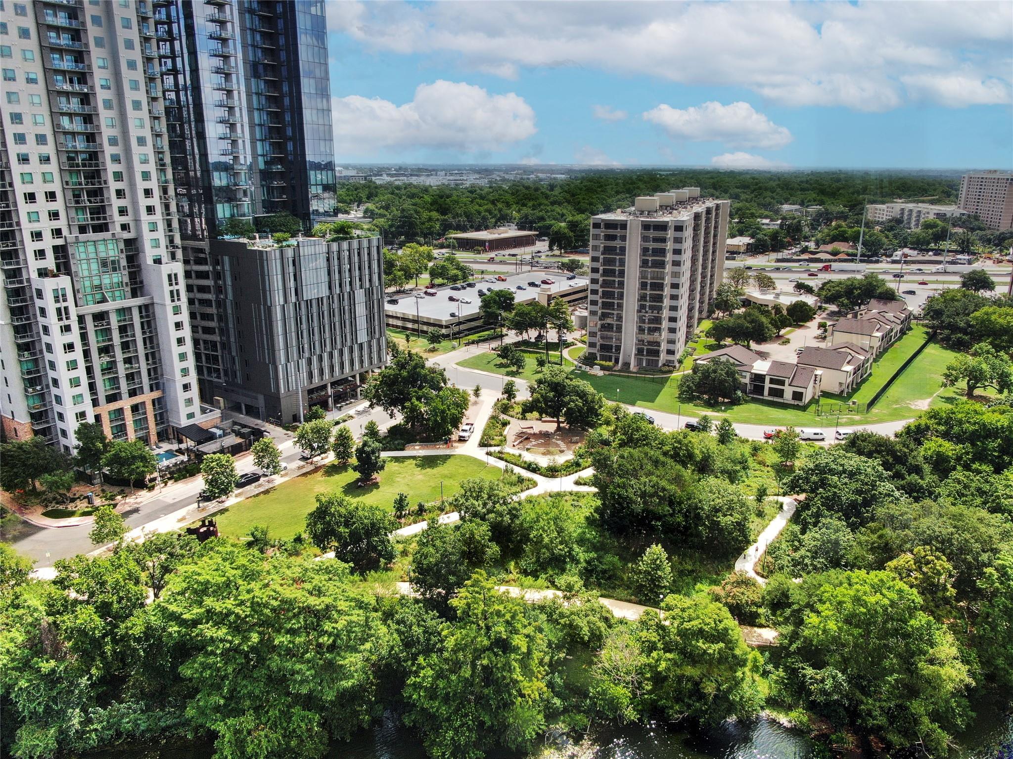 40 N Interstate 35 EXPY Unit: 2C2