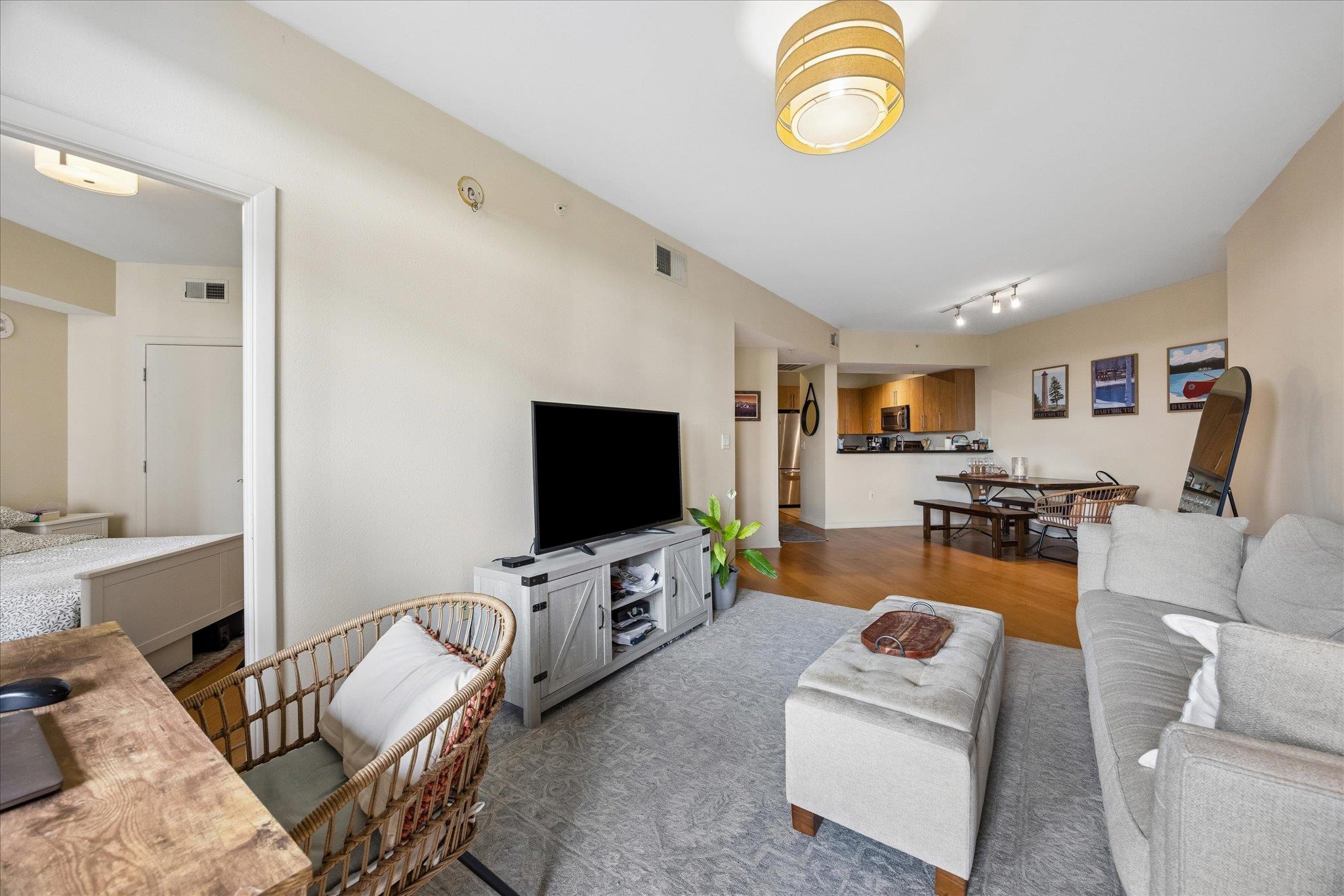 54 Rainey ST # 620