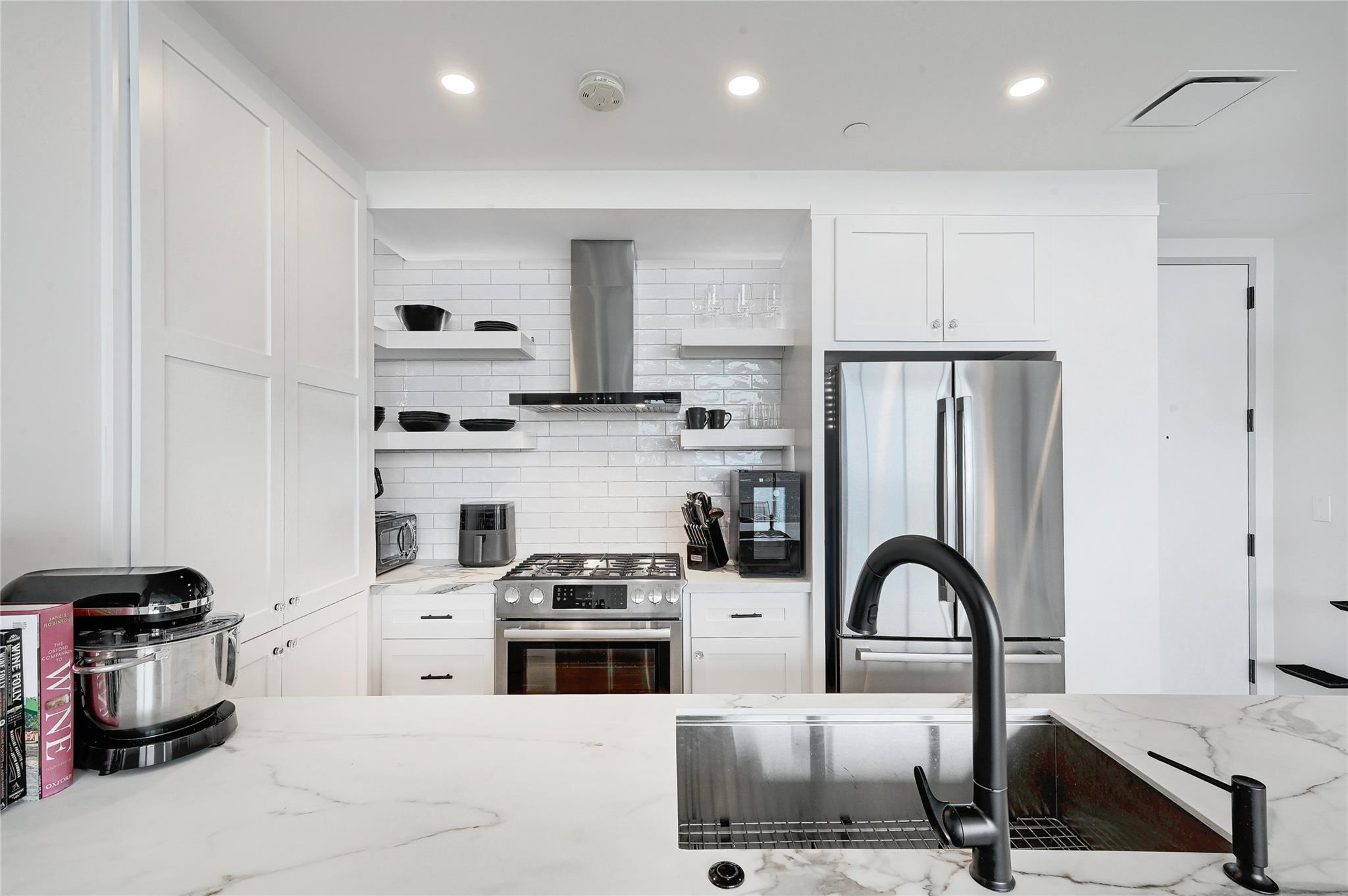 301 West Ave # 2201