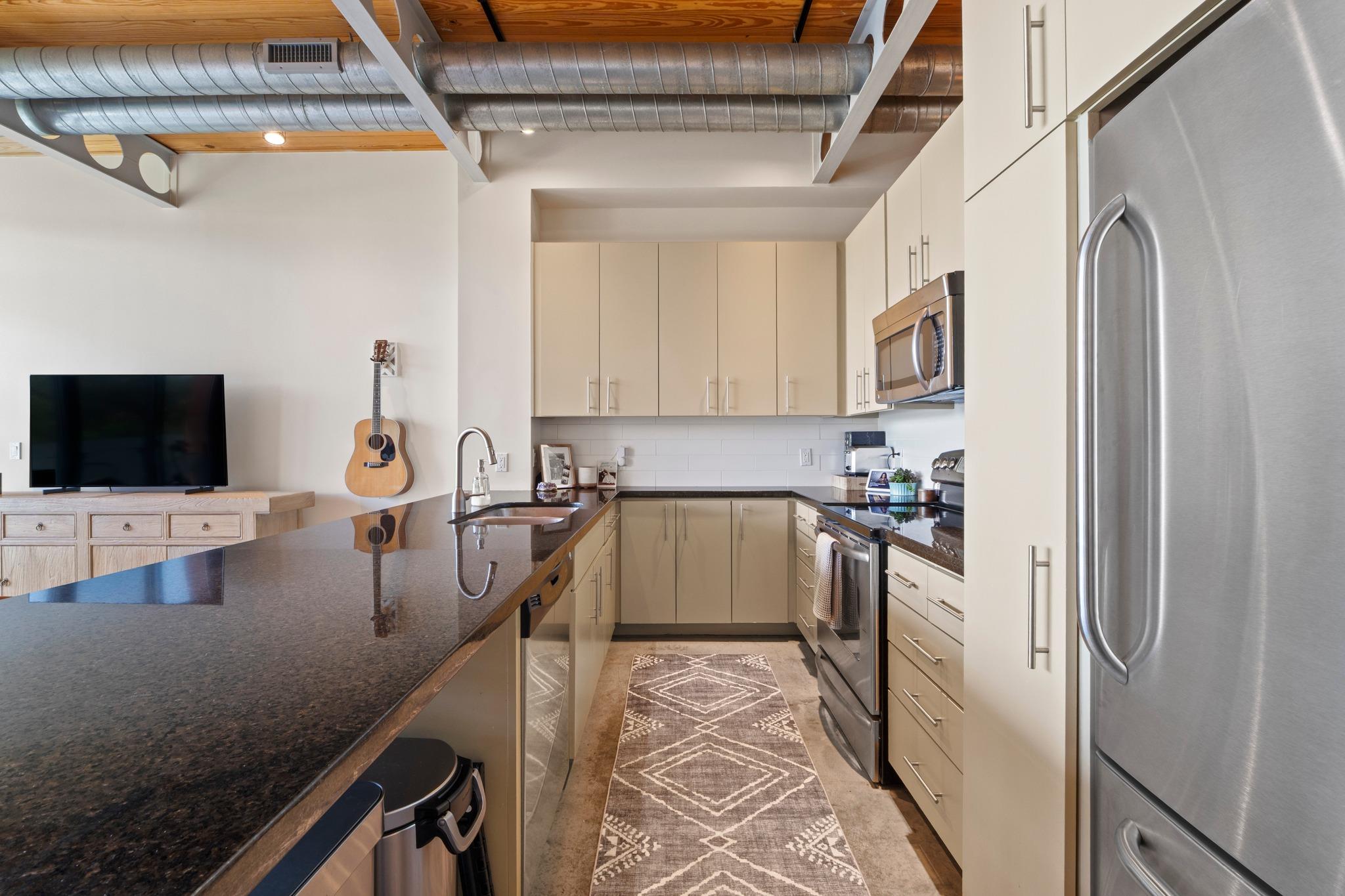 1401 Eva ST # 402