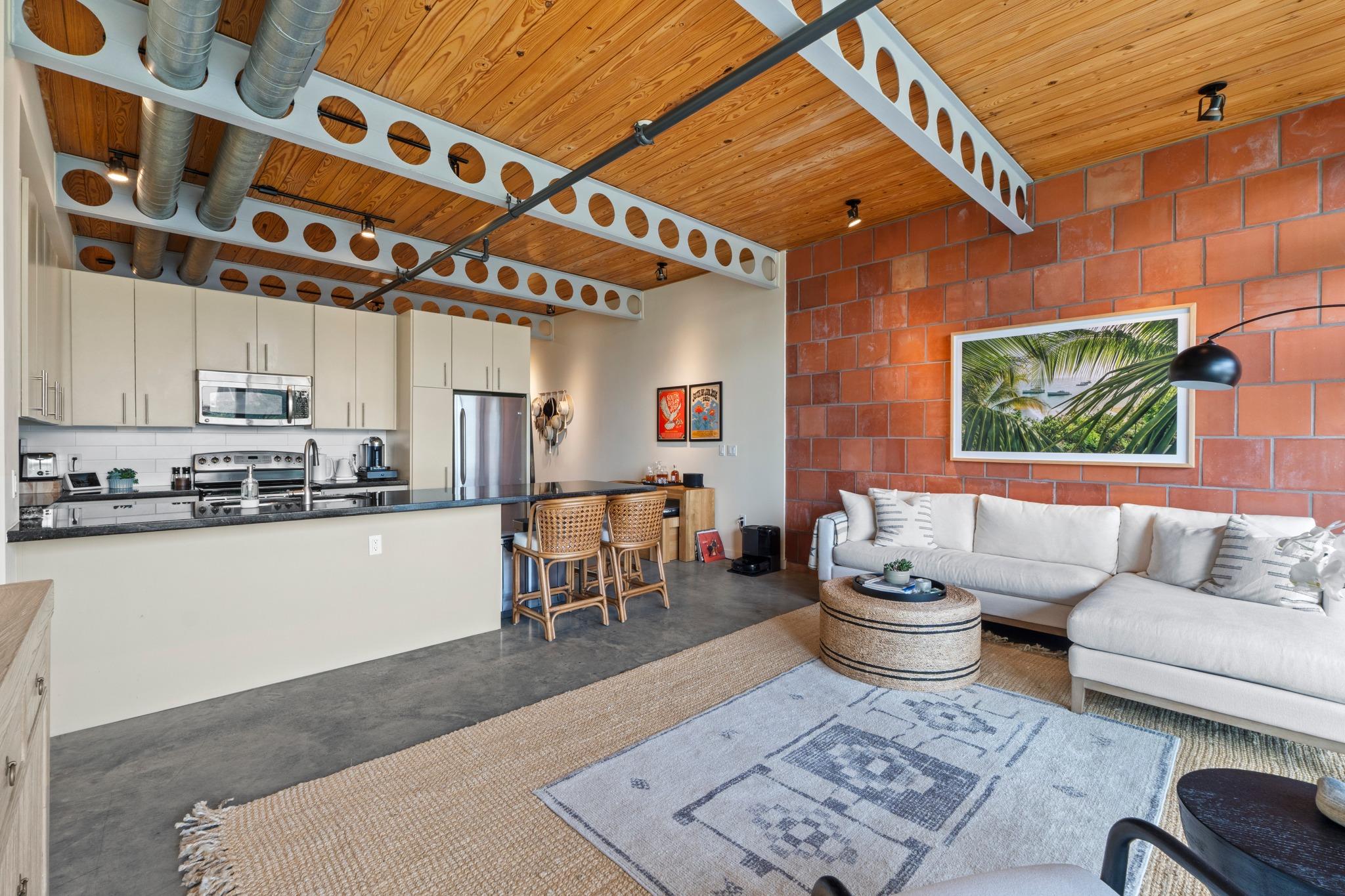 1401 Eva ST # 402
