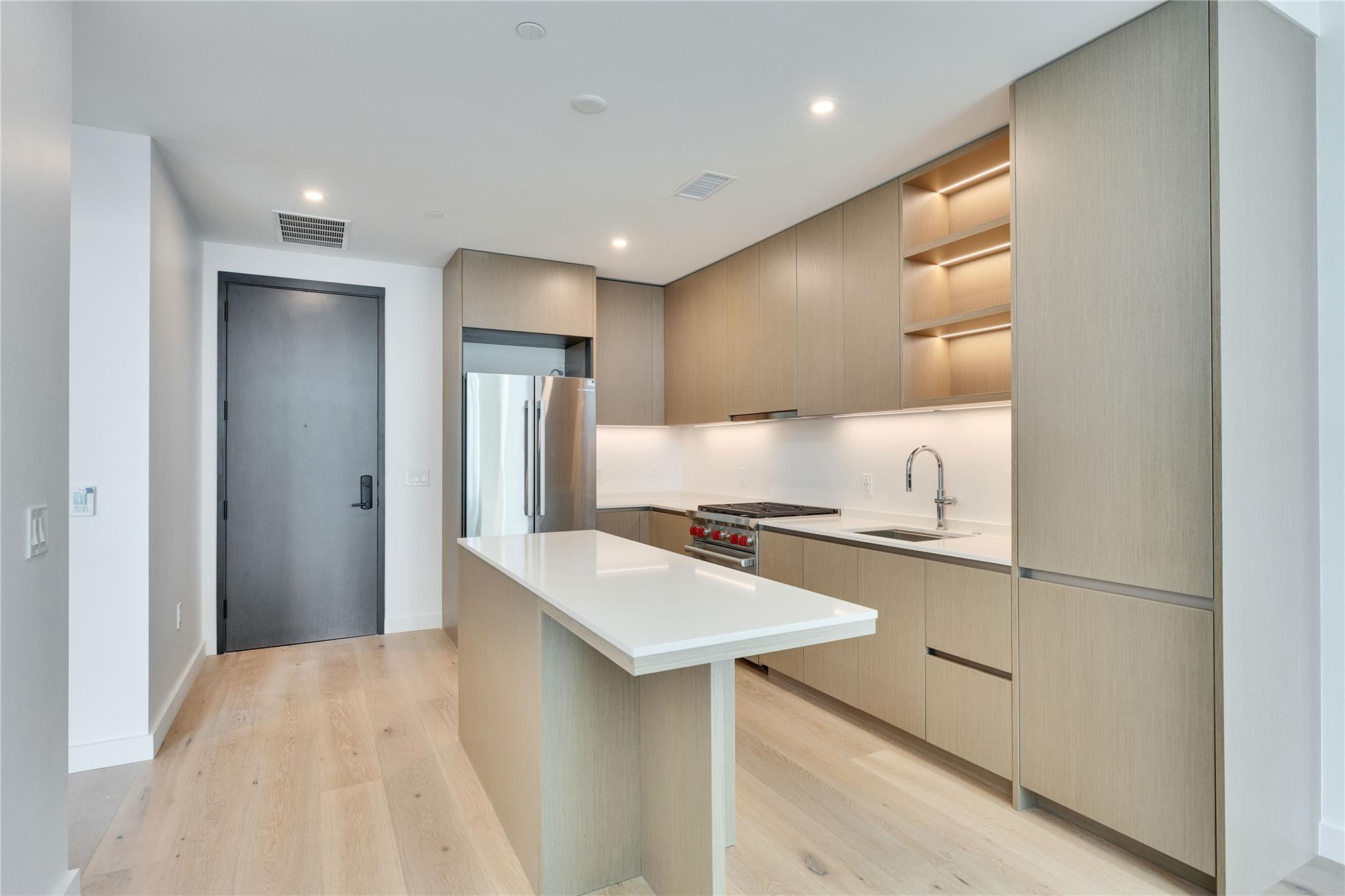 610 Davis ST # 2103