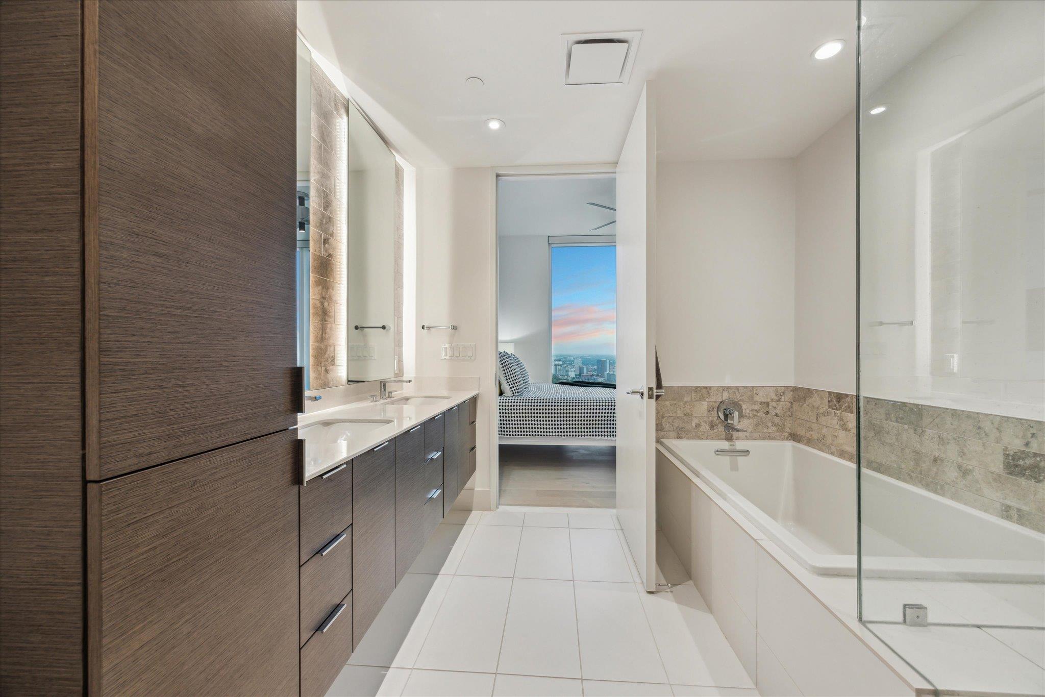 301 West Ave # 4703