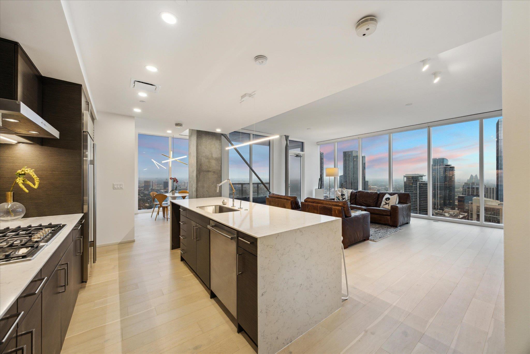 301 West Ave # 4703