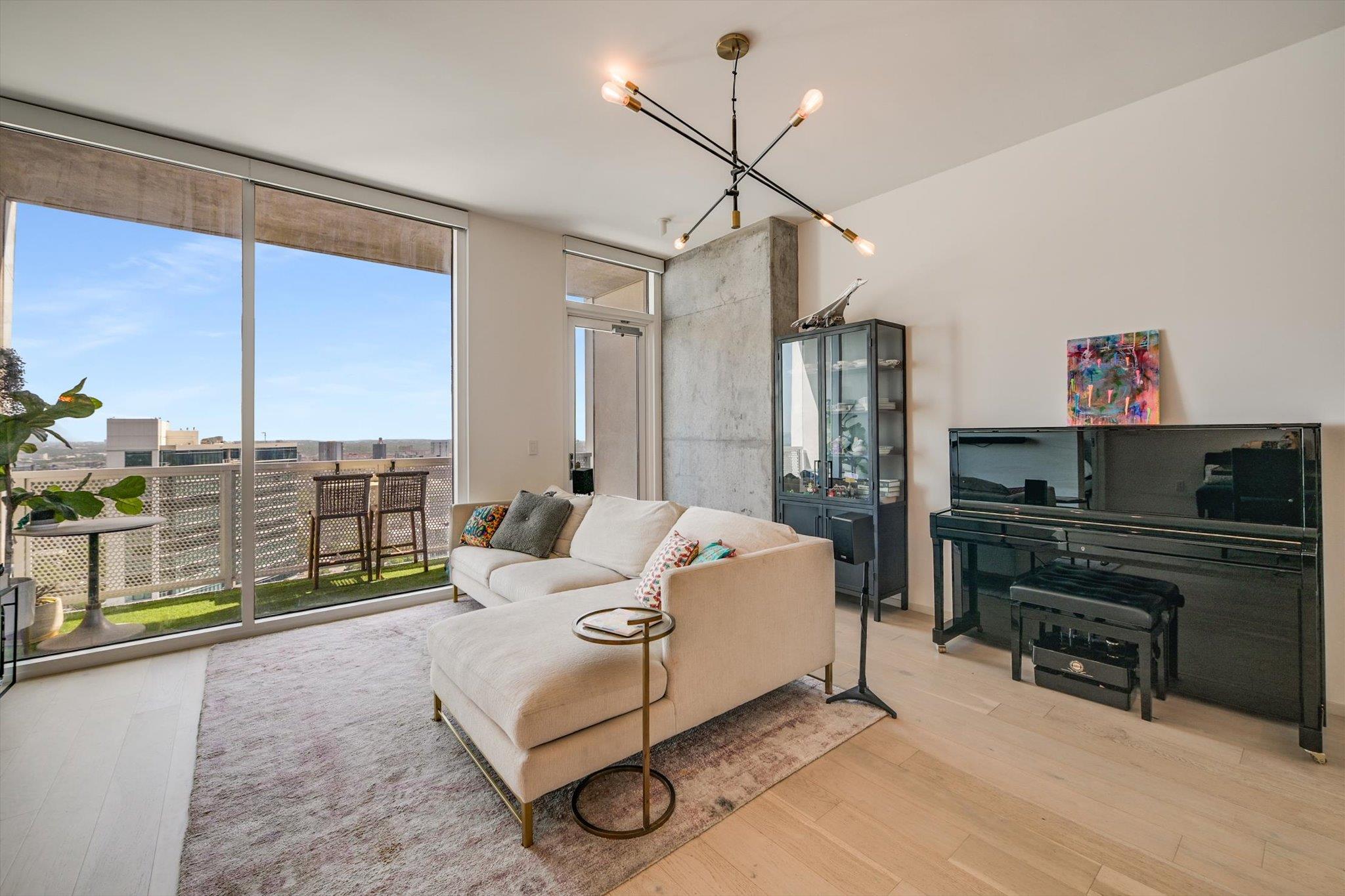 301 West Ave # 4002