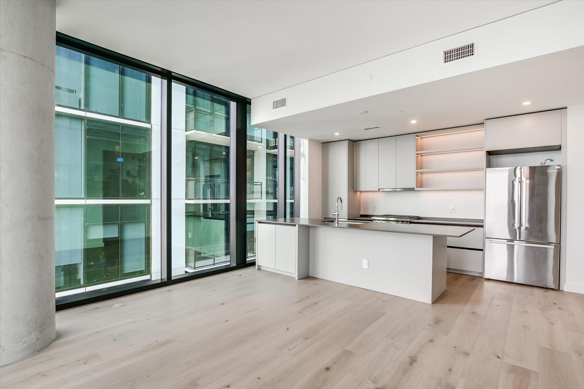 610 Davis ST # 2705
