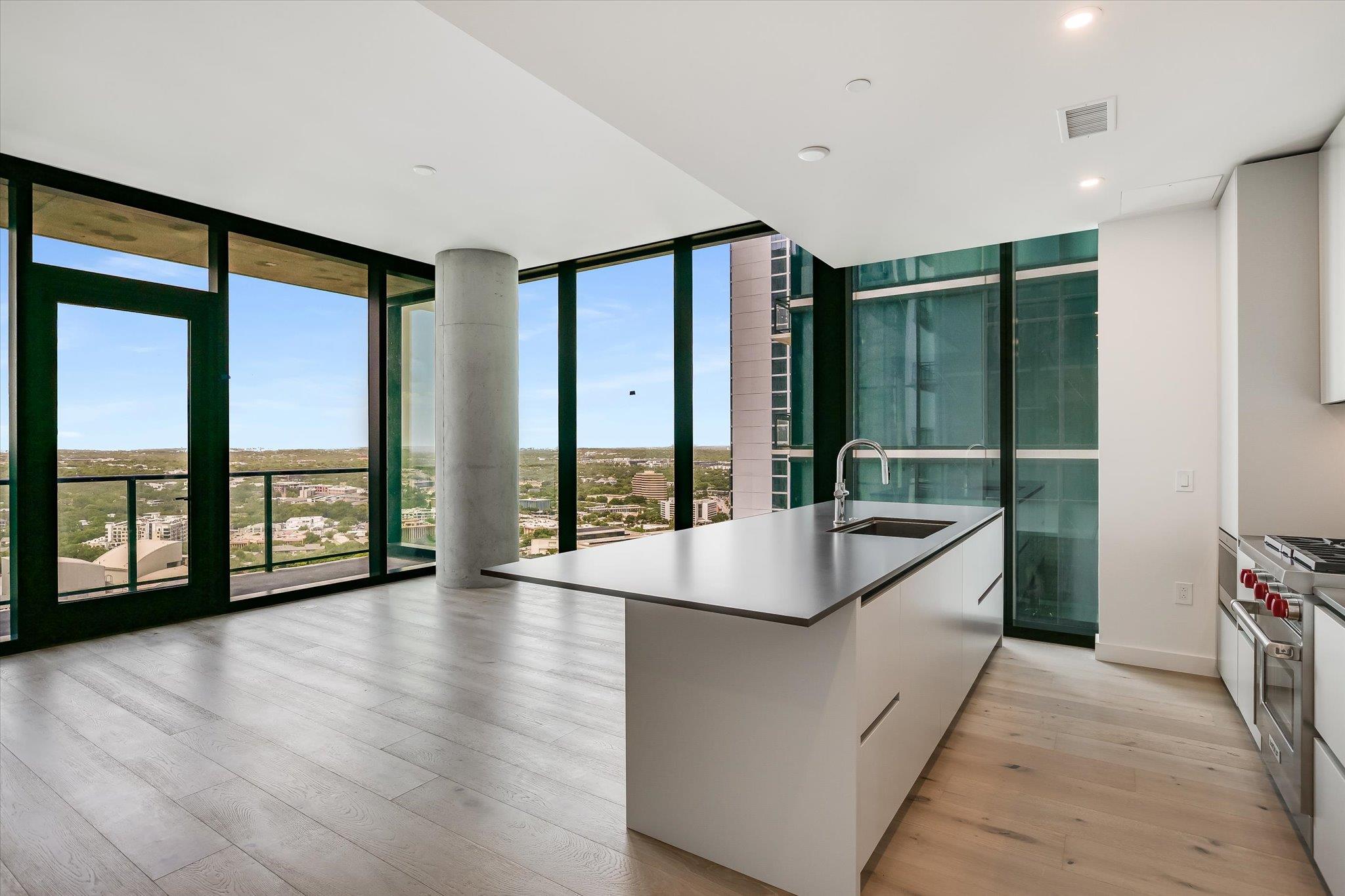 610 Davis ST # 2705