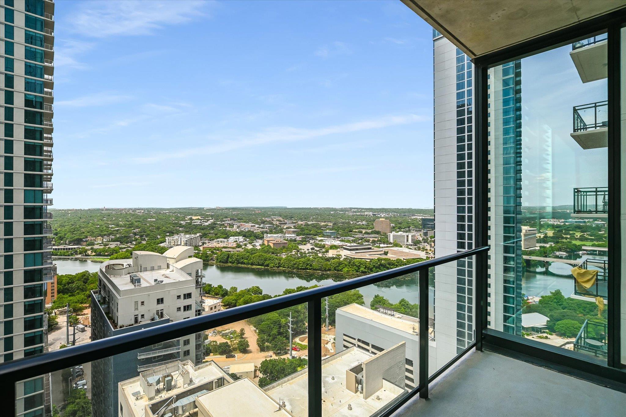 610 Davis ST # 2705