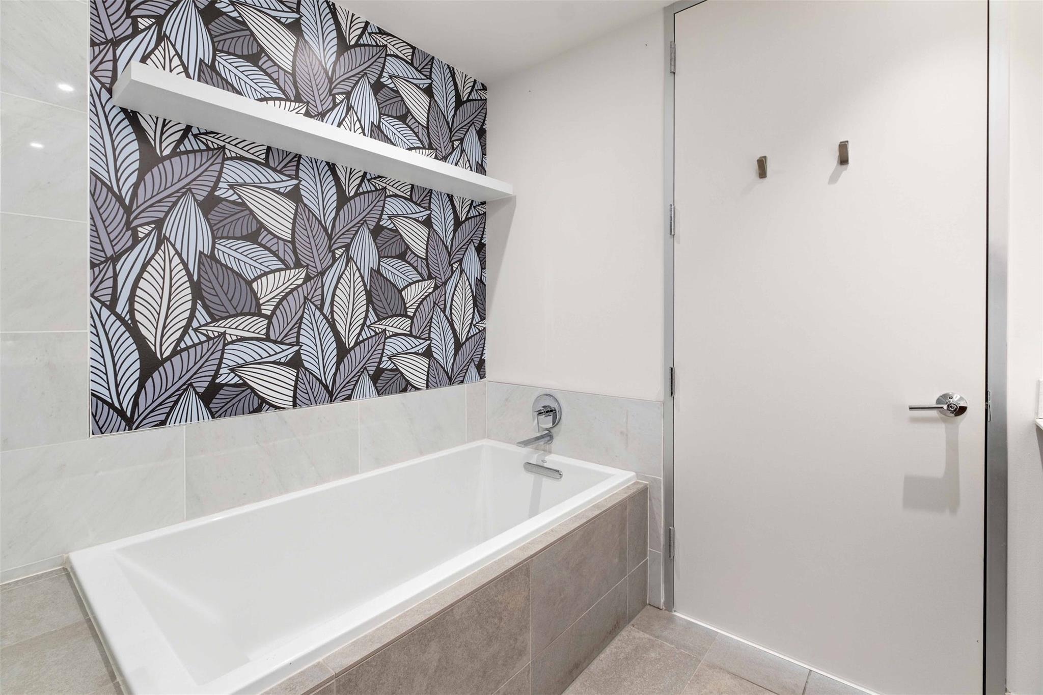 301 West Ave # 1807