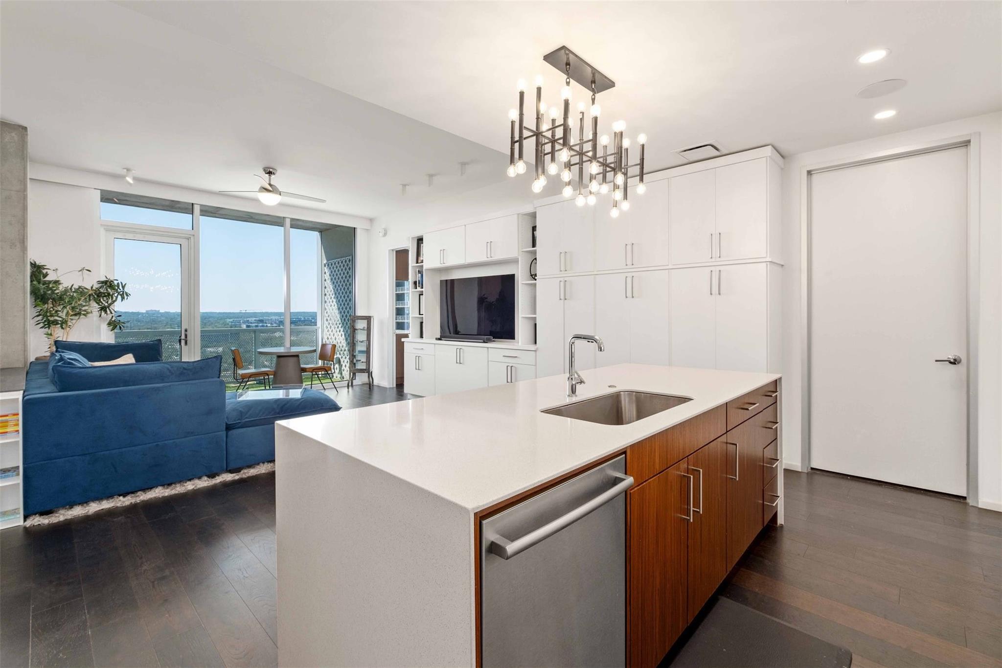 301 West Ave # 1807