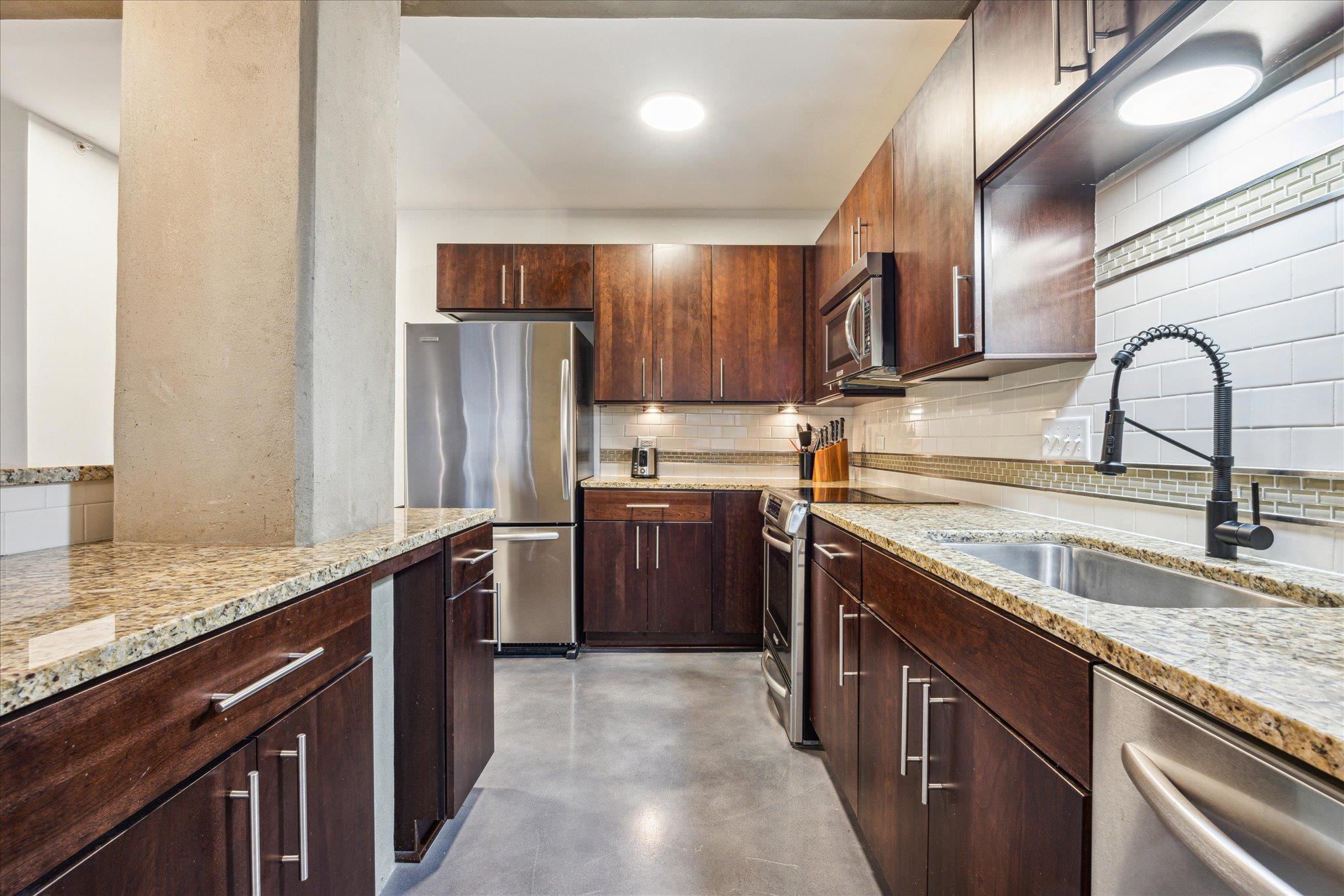 800 Brazos ST # 1002