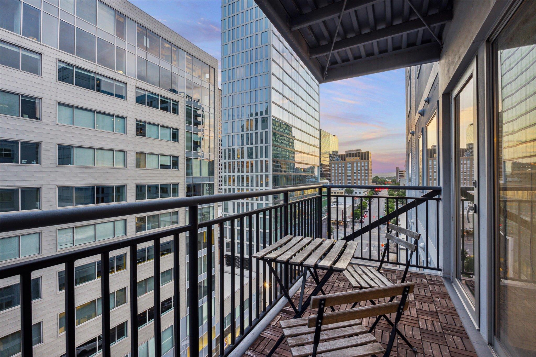 800 Brazos ST # 1002