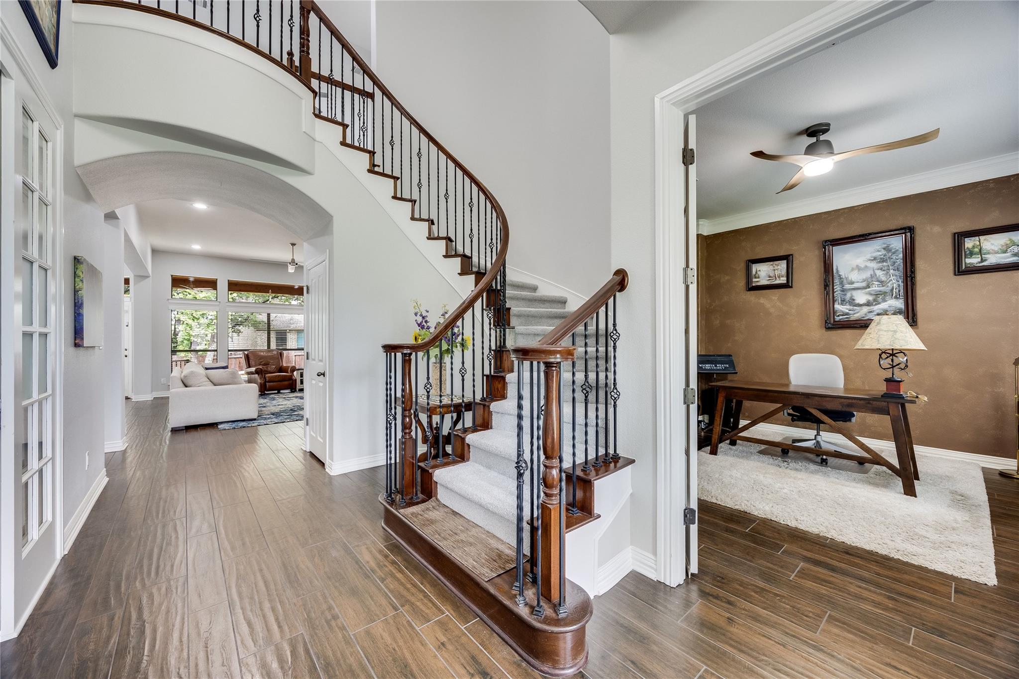 204 Broken Arrow DR