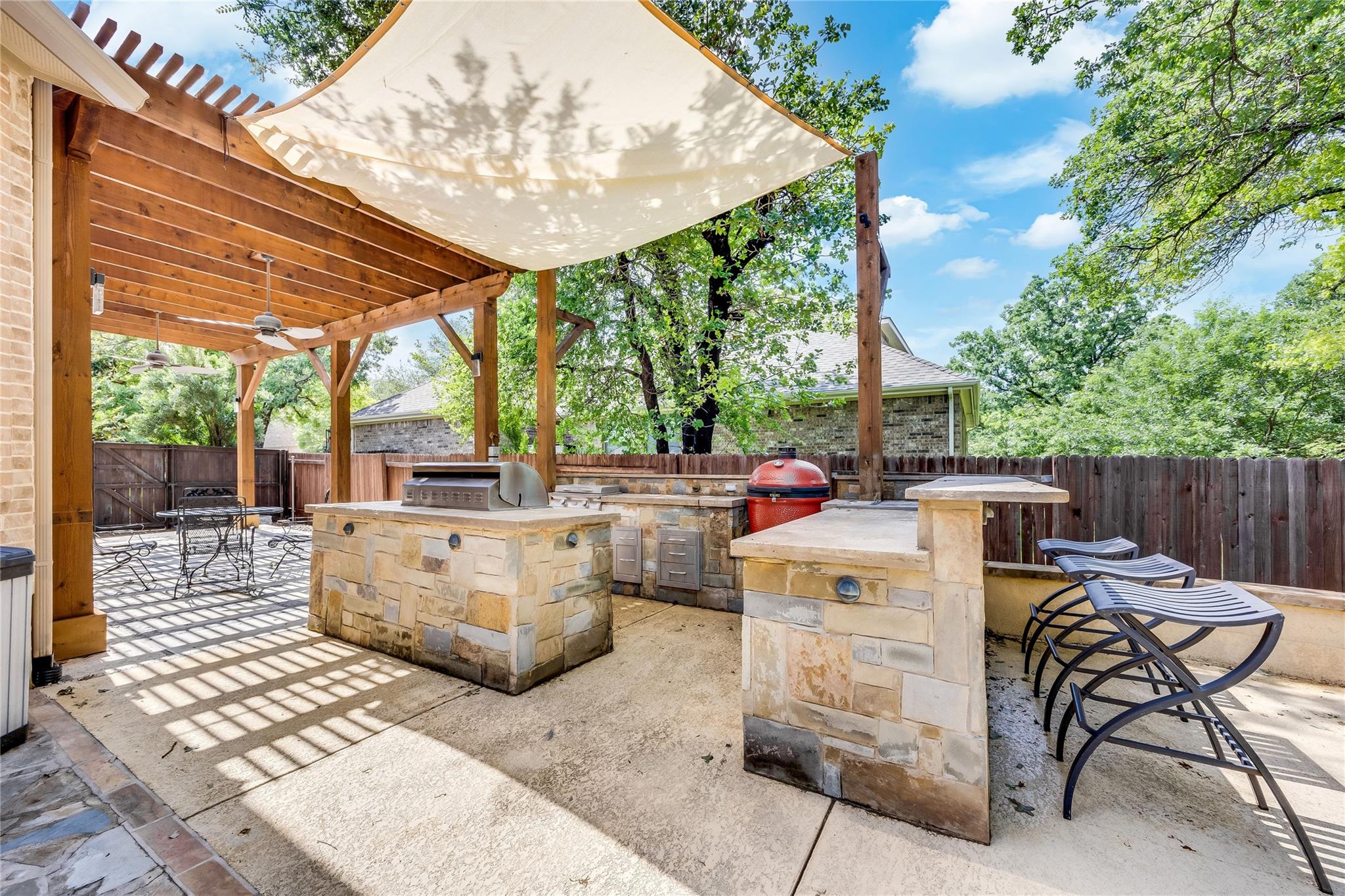 204 Broken Arrow DR