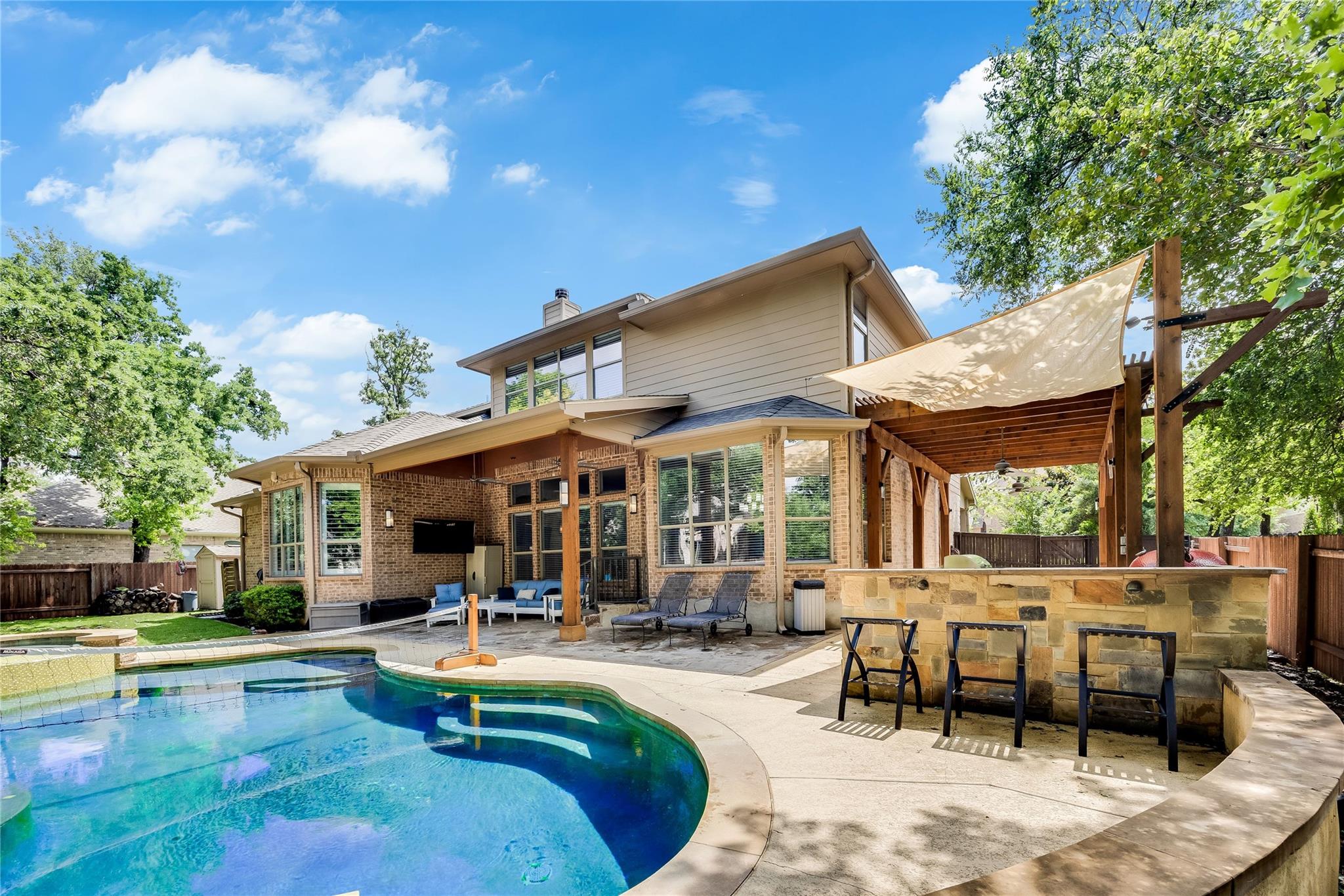 204 Broken Arrow DR