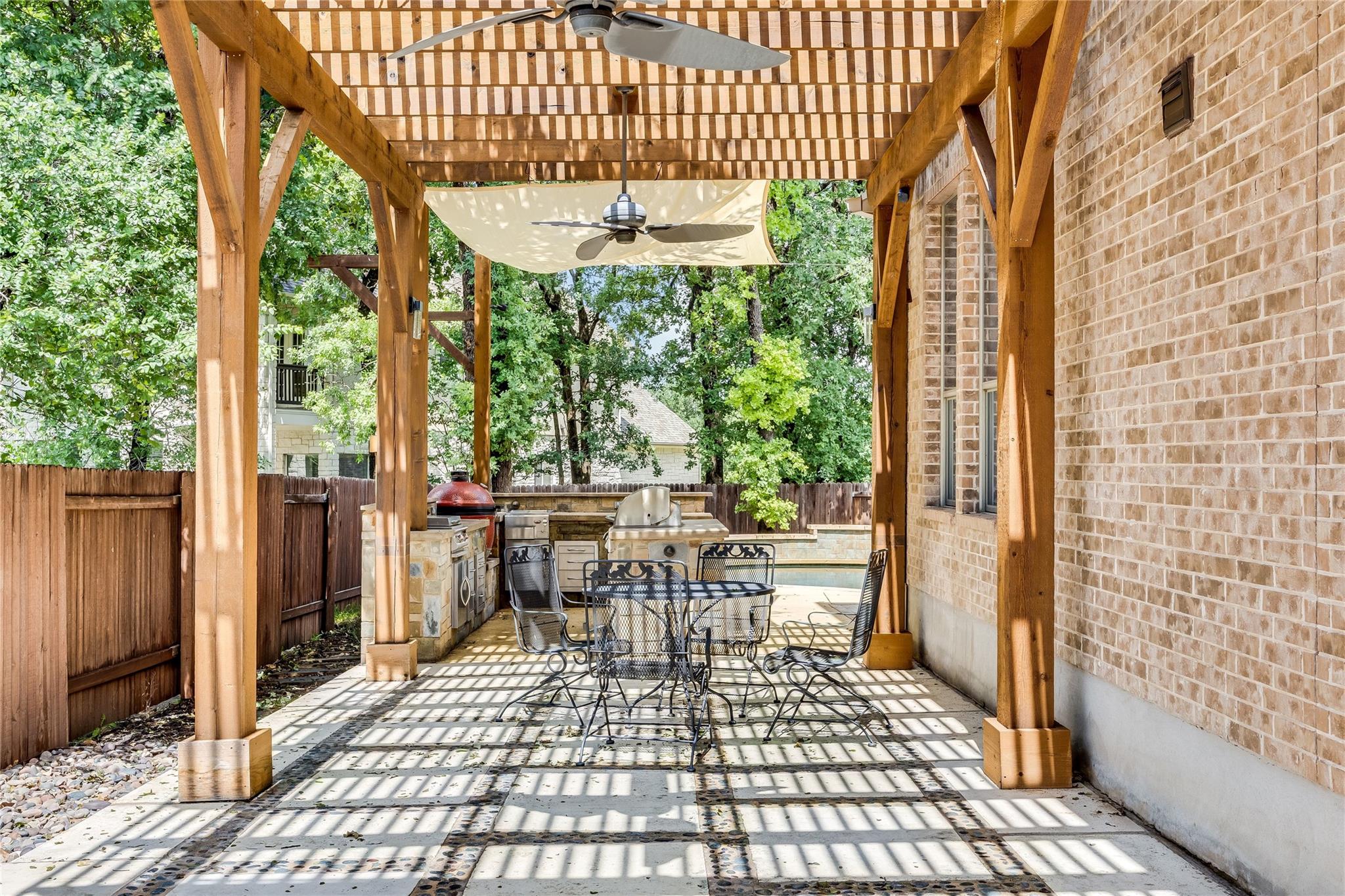 204 Broken Arrow DR
