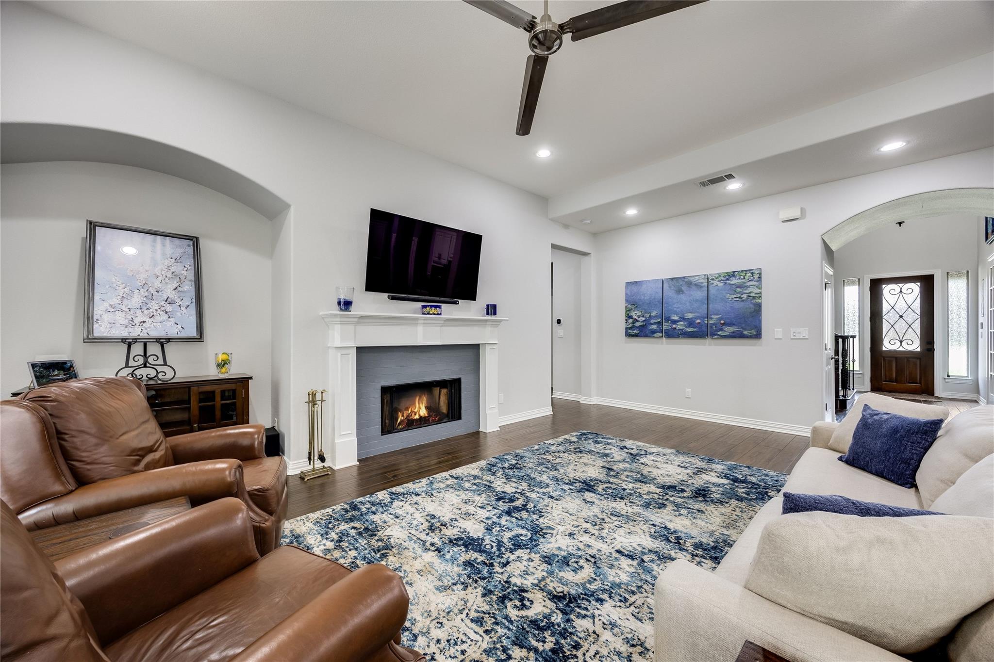 204 Broken Arrow DR
