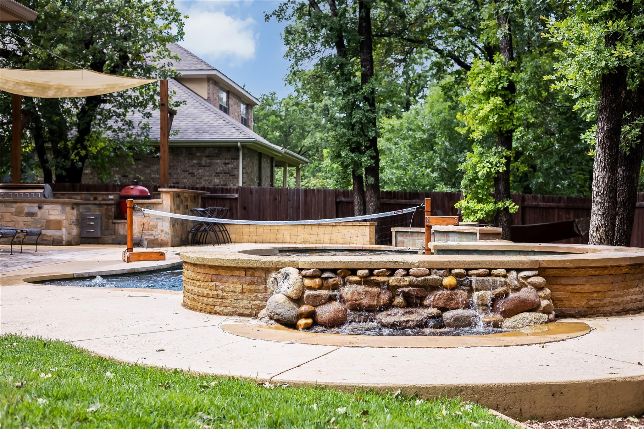 204 Broken Arrow DR