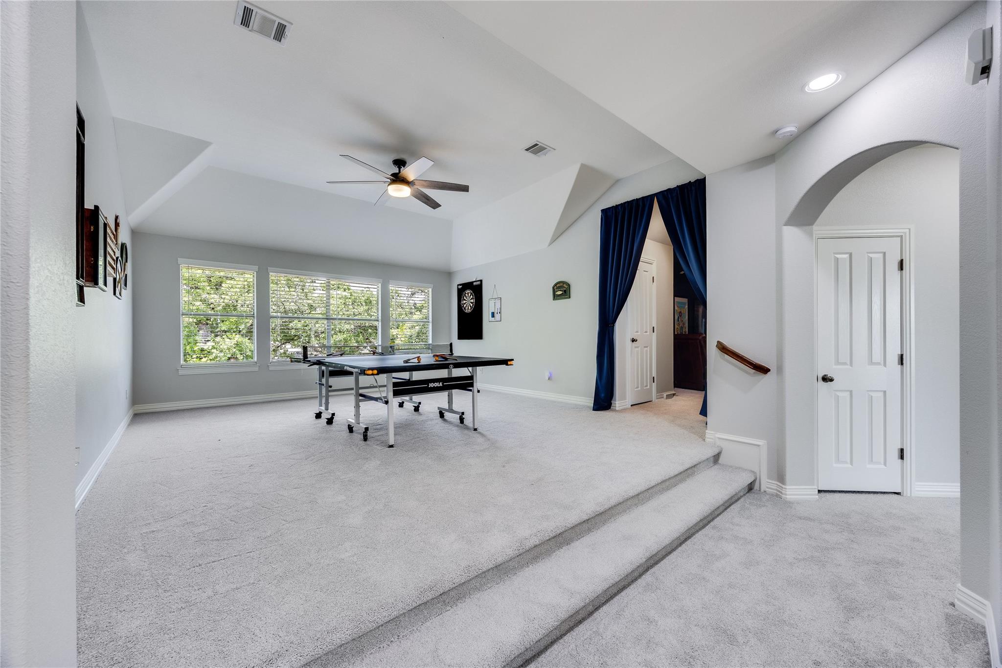 204 Broken Arrow DR
