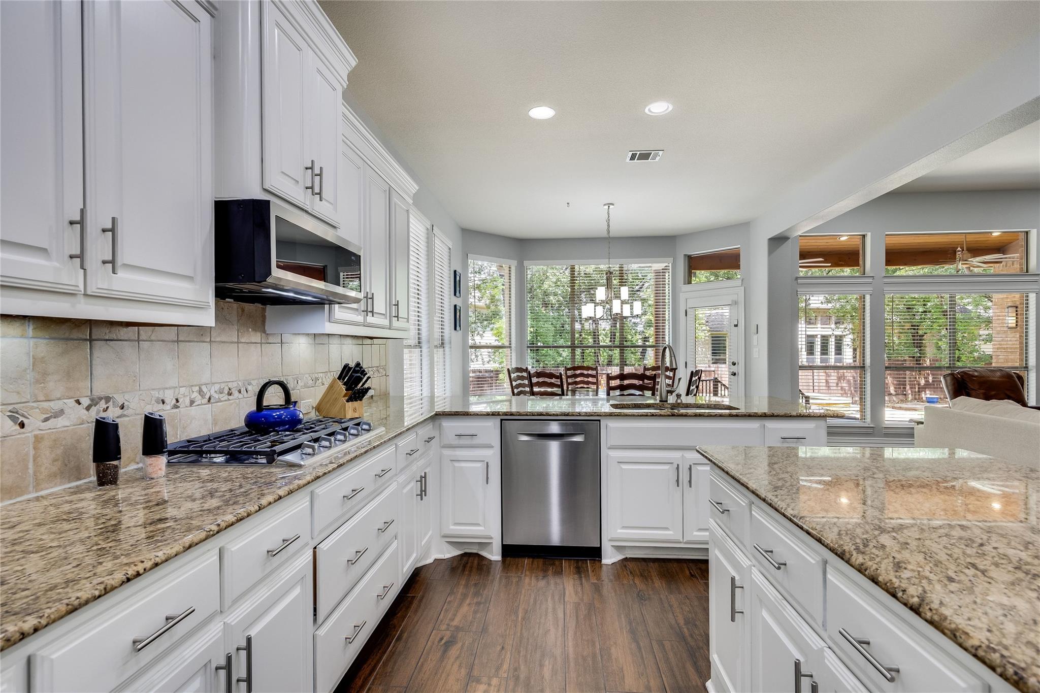 204 Broken Arrow DR