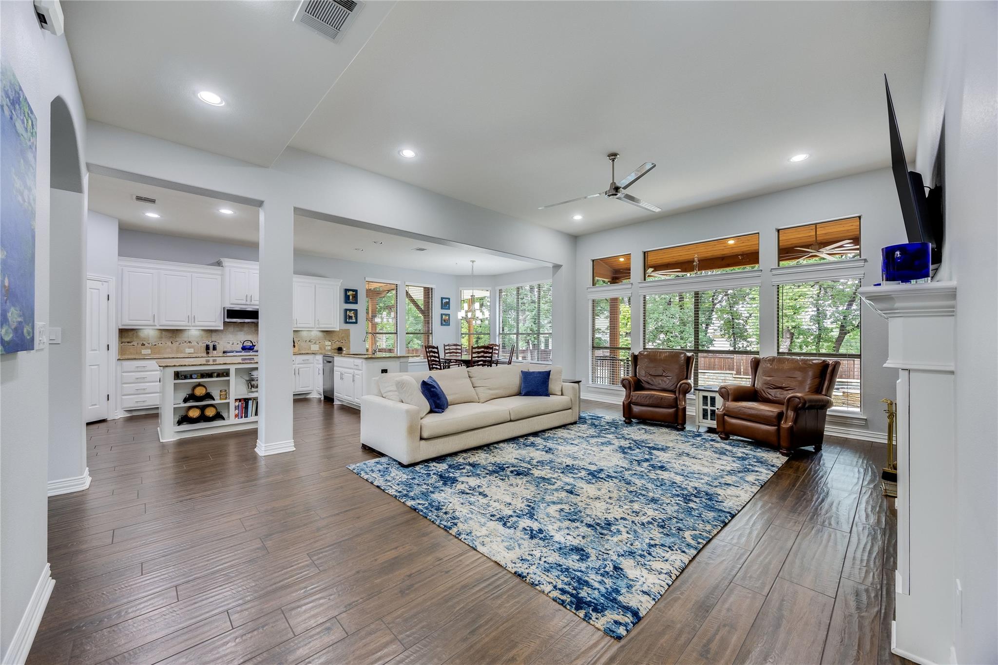 204 Broken Arrow DR