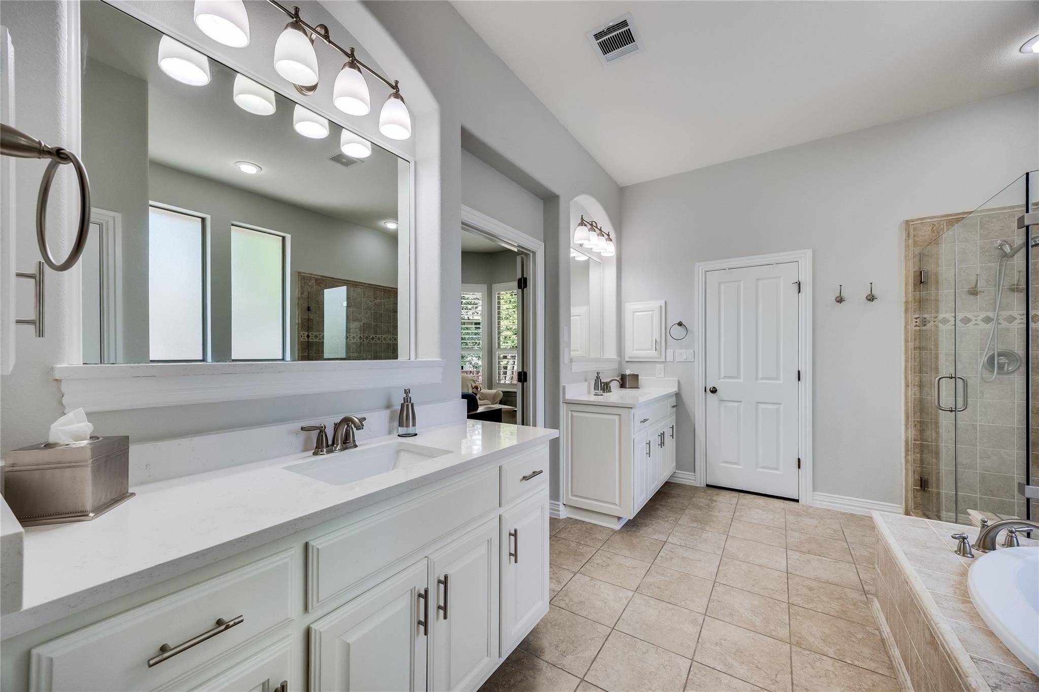 204 Broken Arrow DR