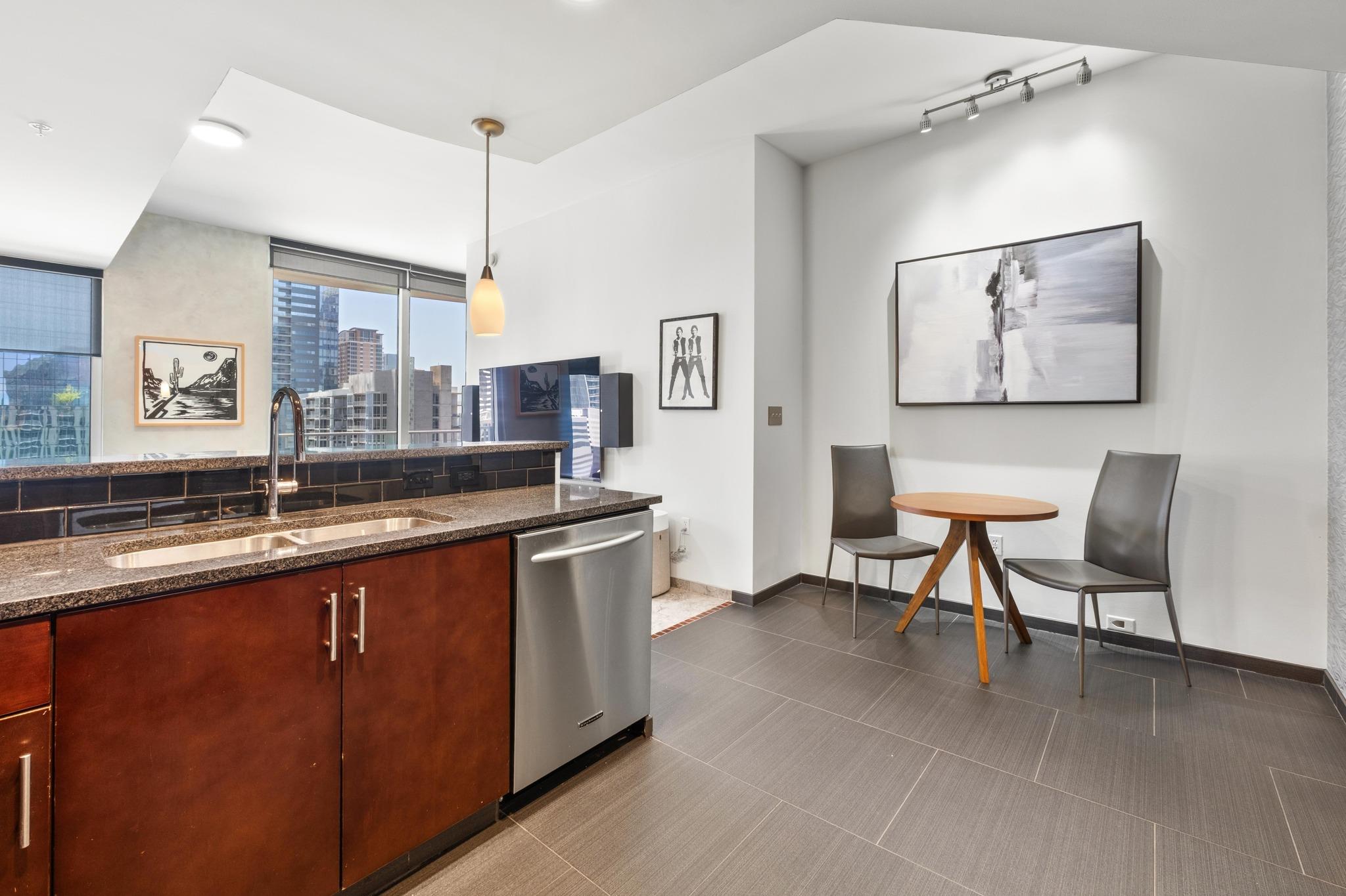 360 Nueces ST # 1707