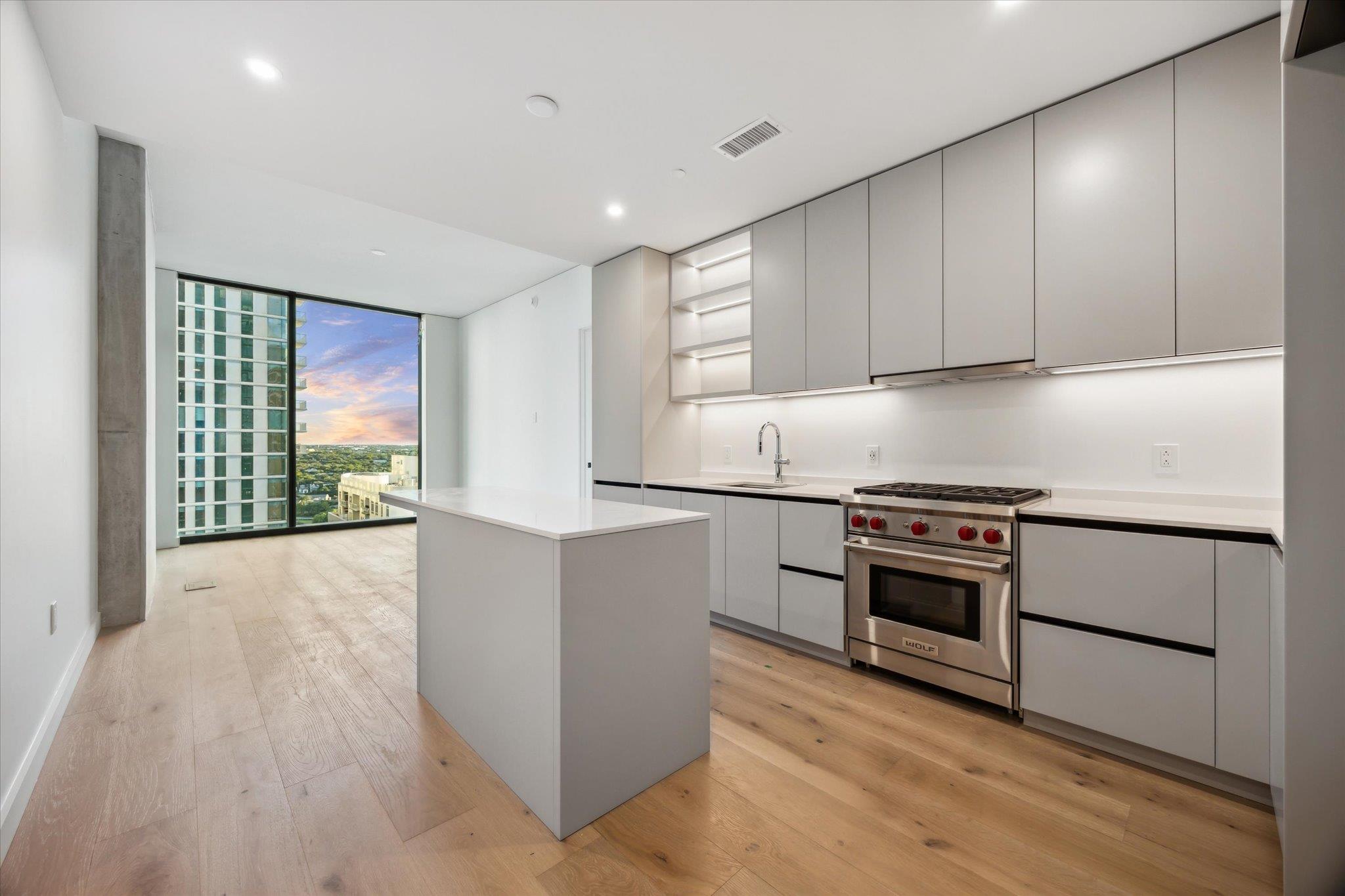 610 Davis ST # 2304