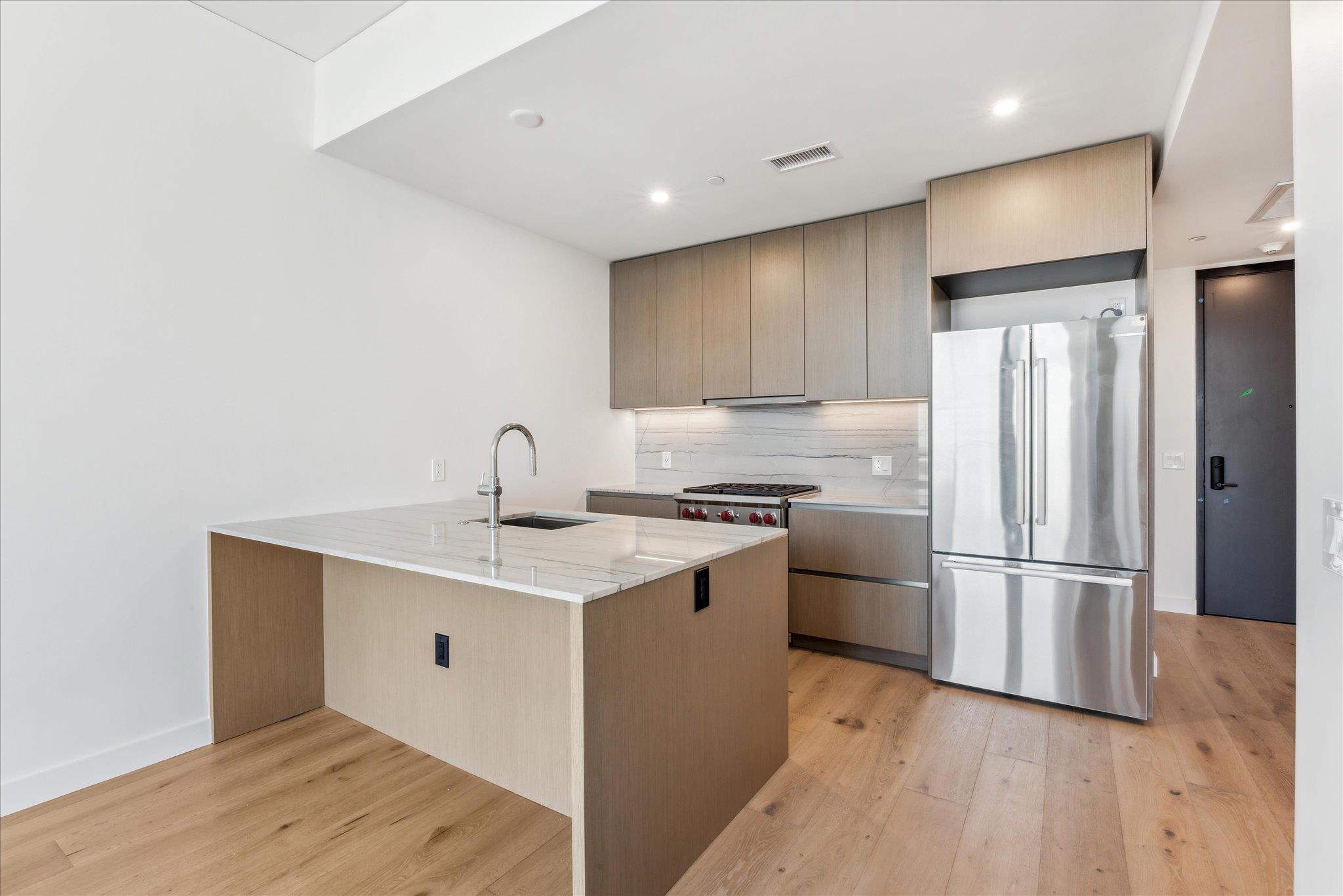 610 Davis ST # 3010