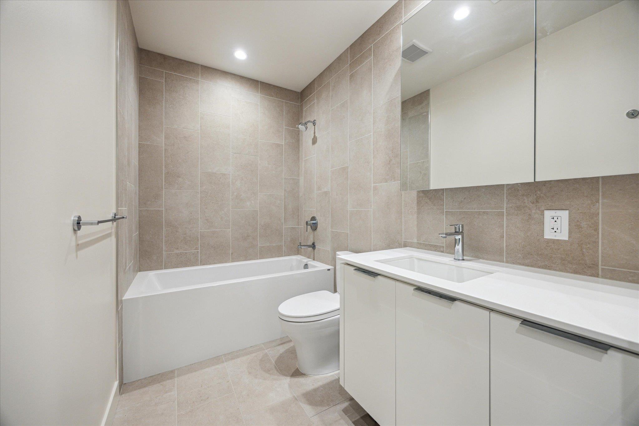 44 East Ave # 2606