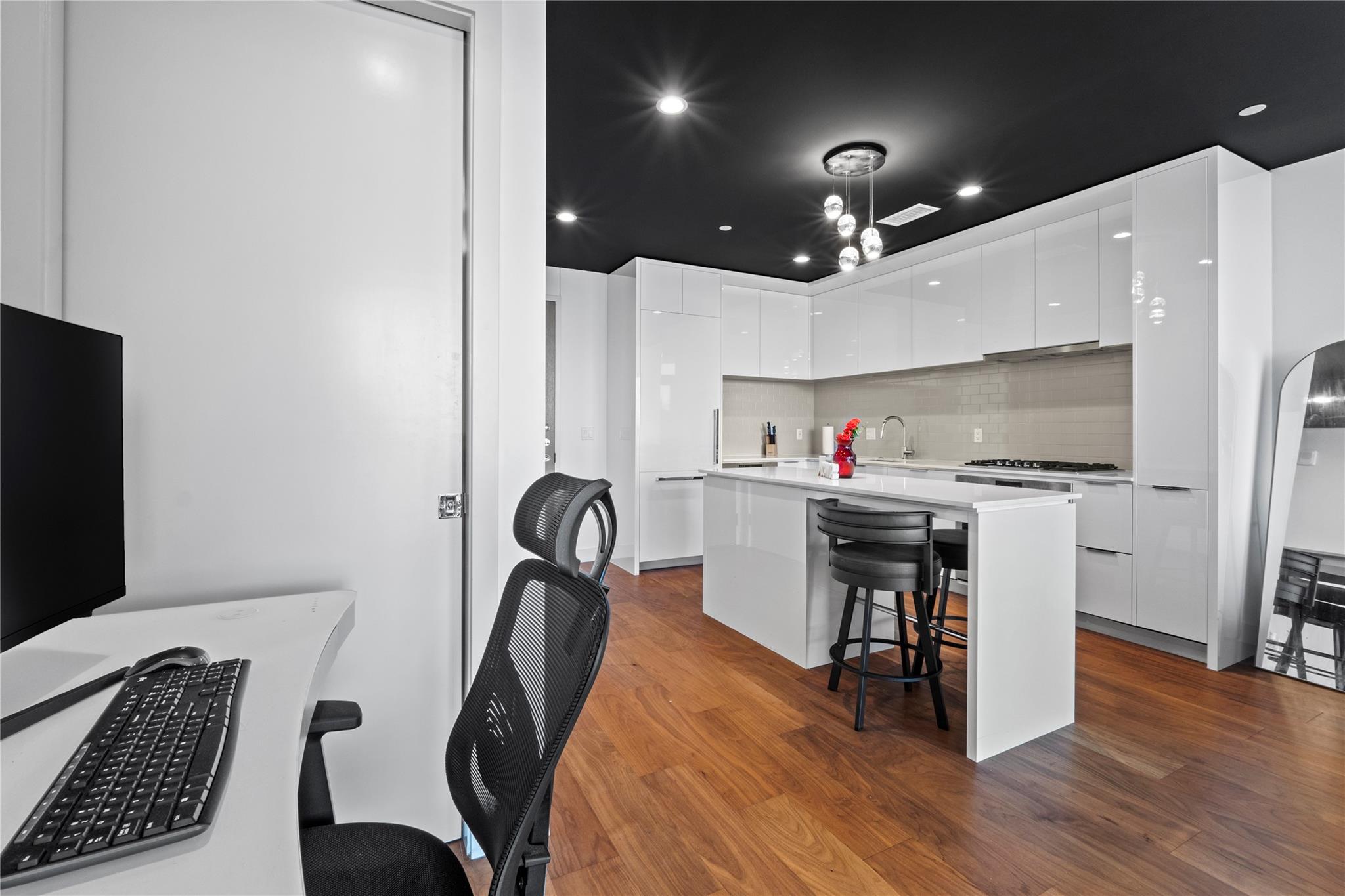 44 East Ave # 3103