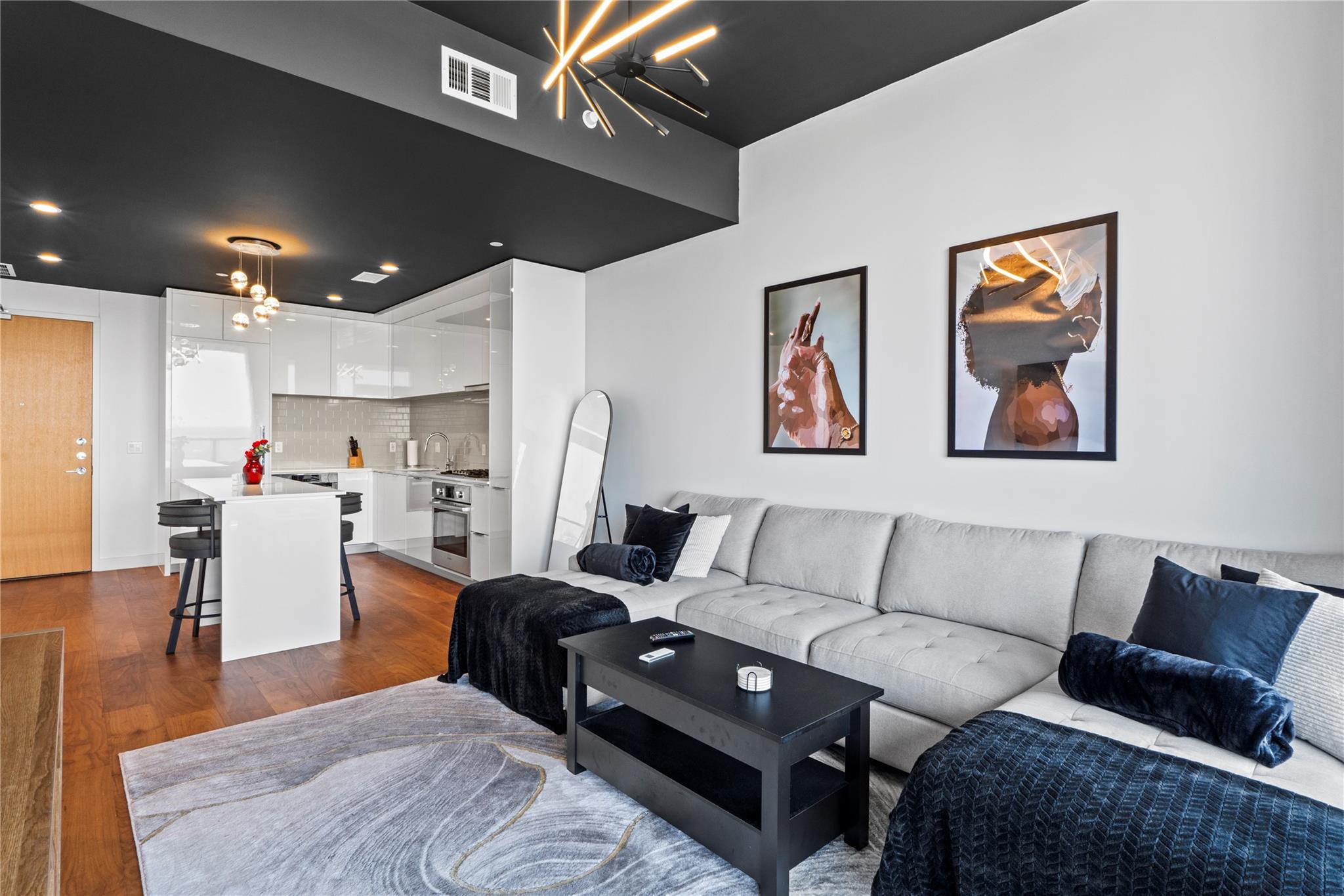 44 East Ave # 3103