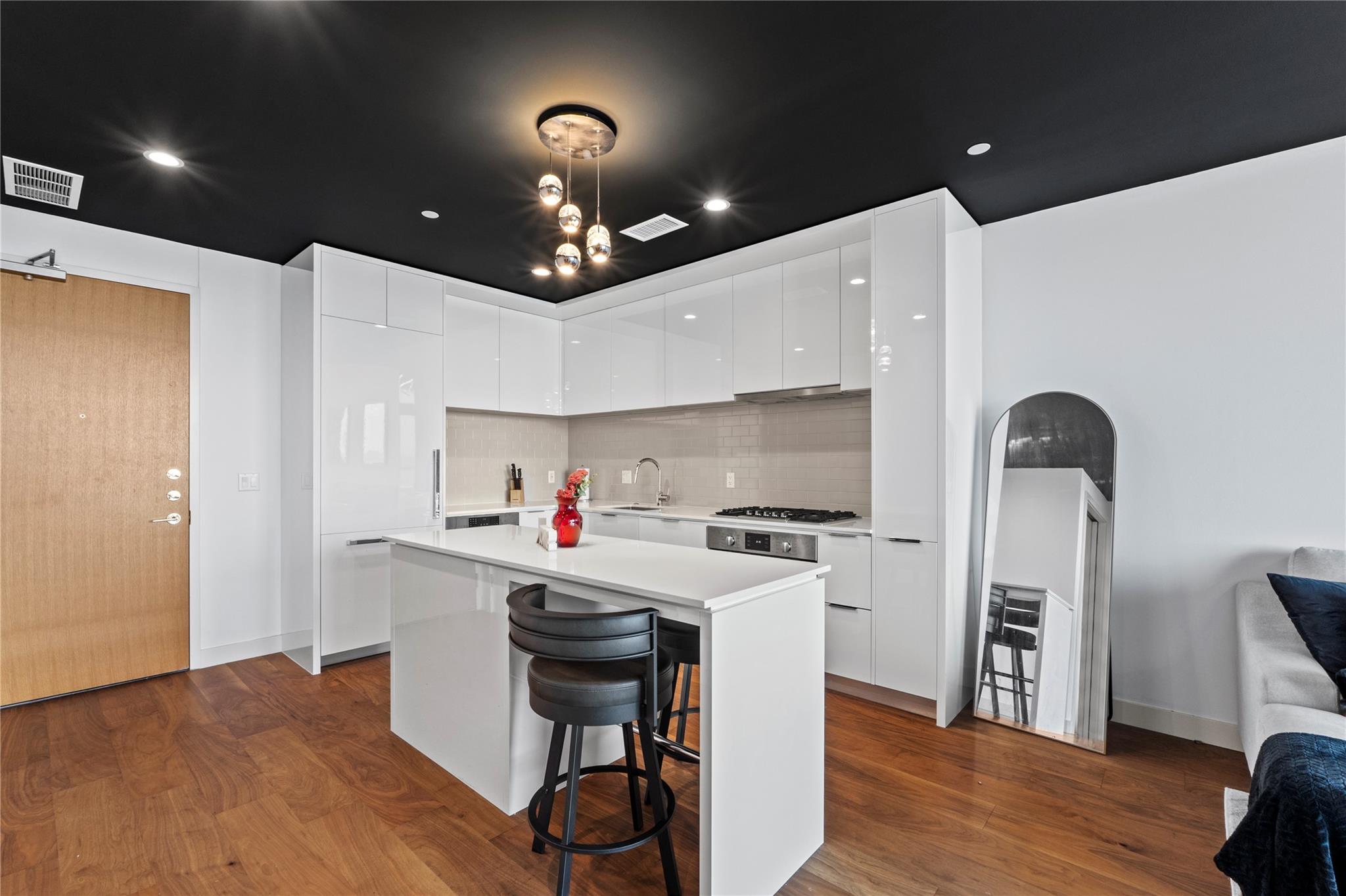 44 East Ave # 3103