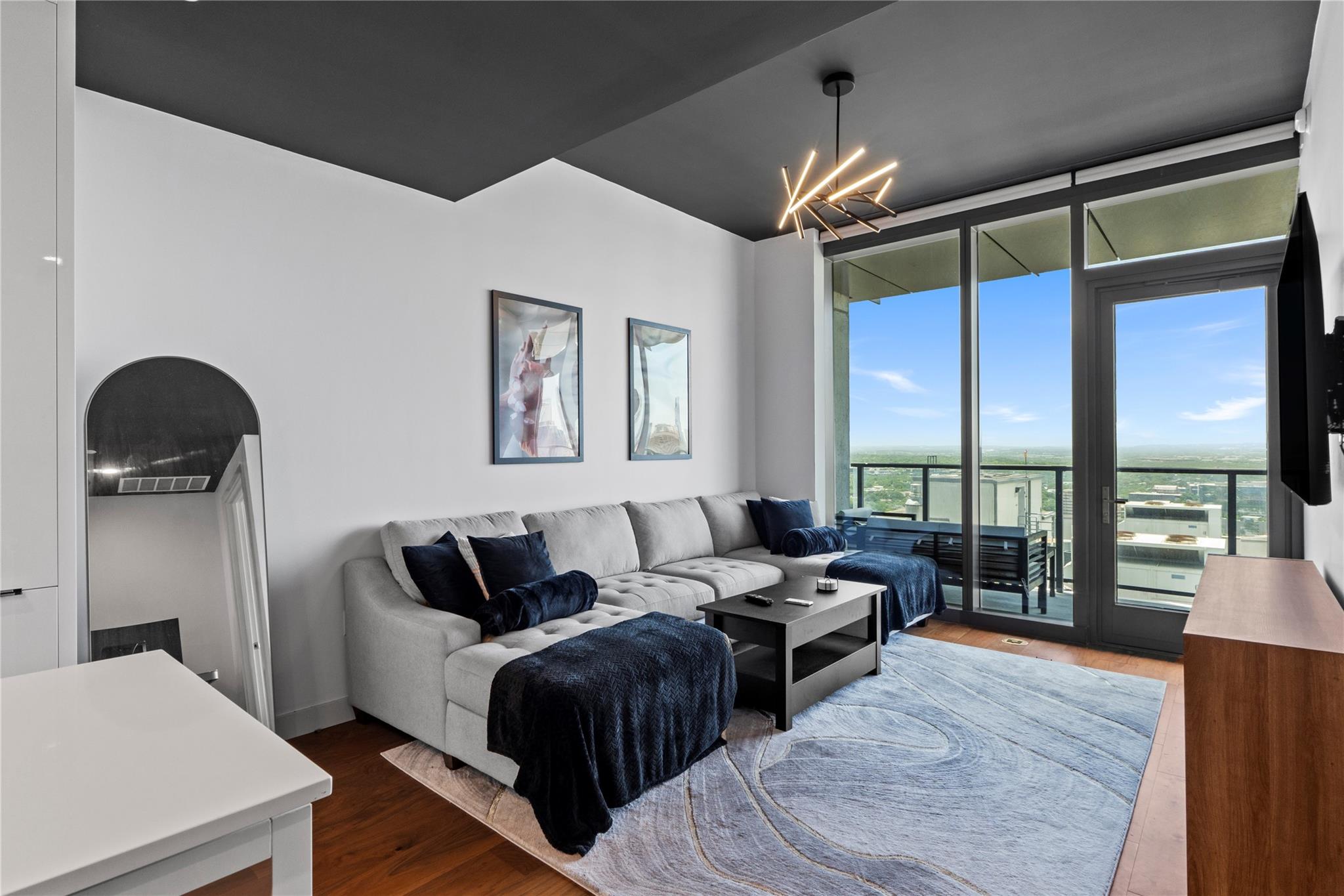 44 East Ave # 3103