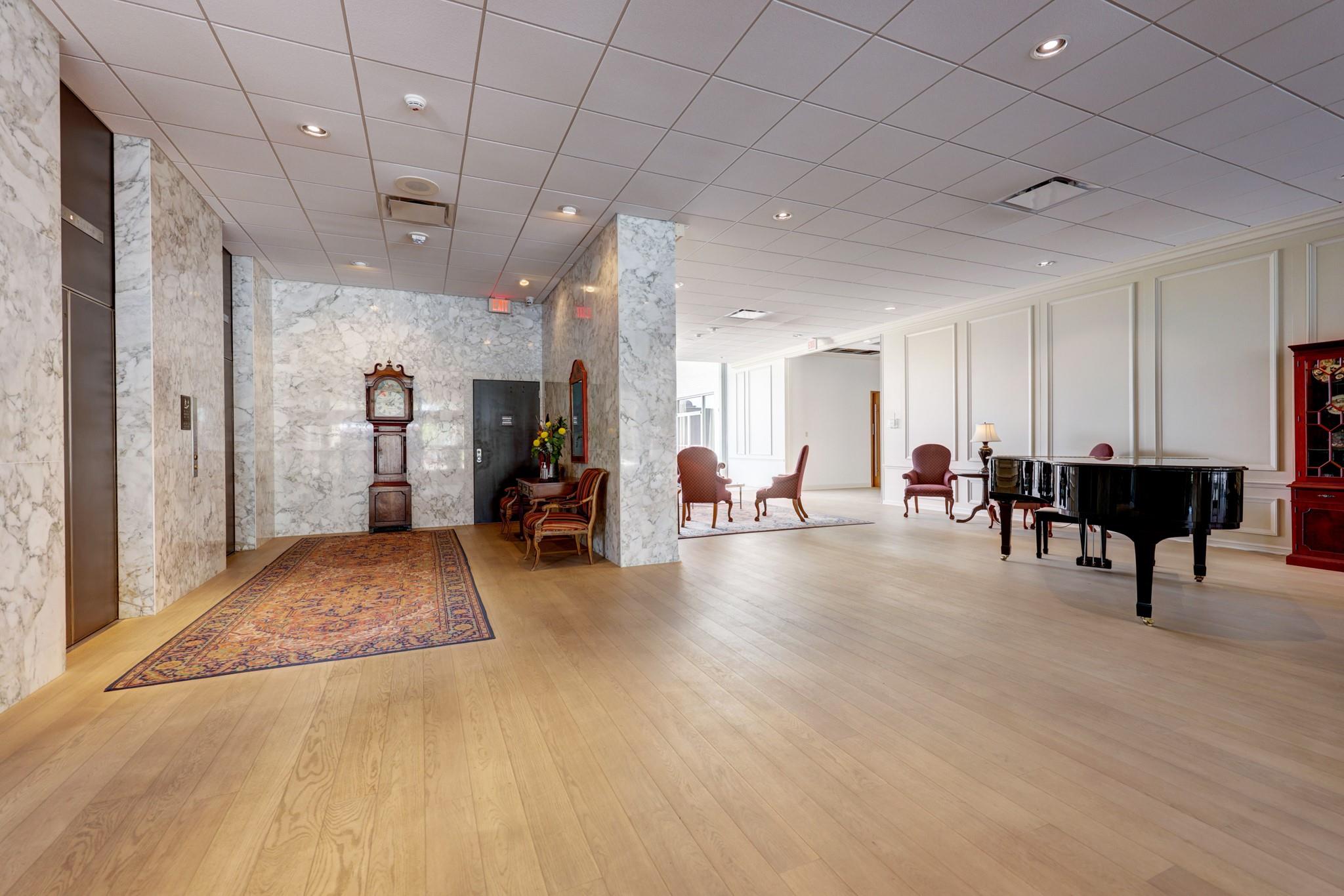 1801 Lavaca ST # 9J