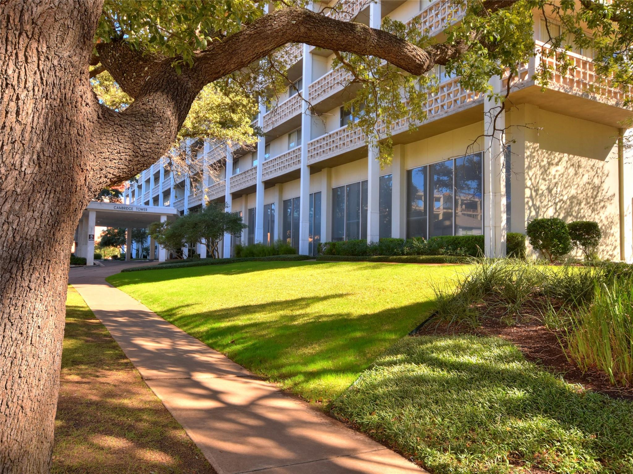 1801 Lavaca ST # 9J