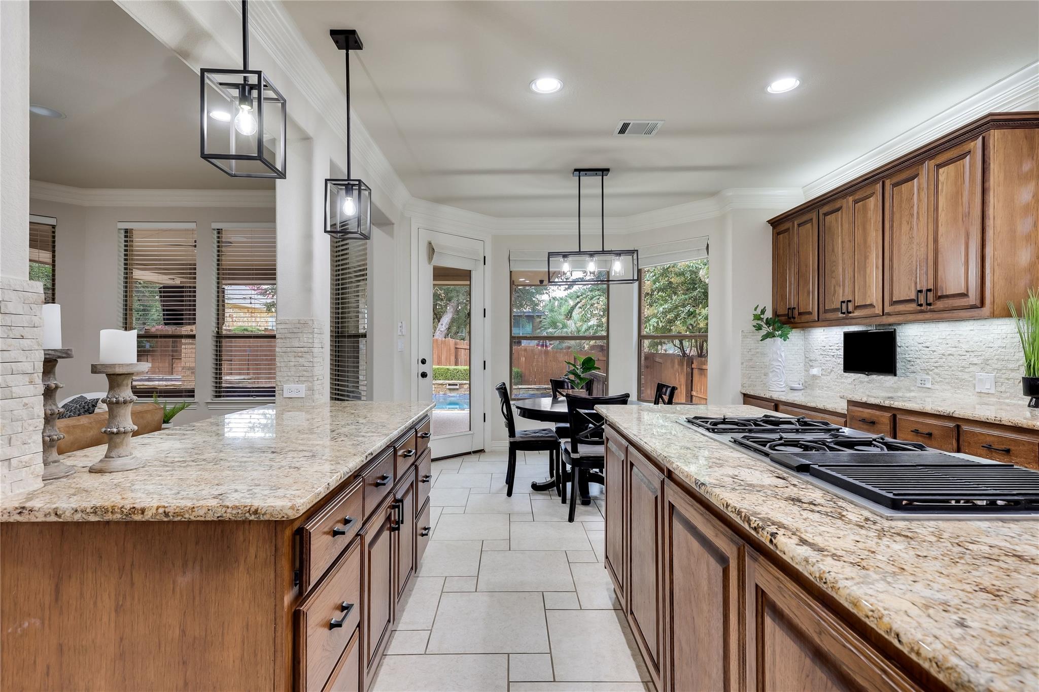 408 Ridgetop BND