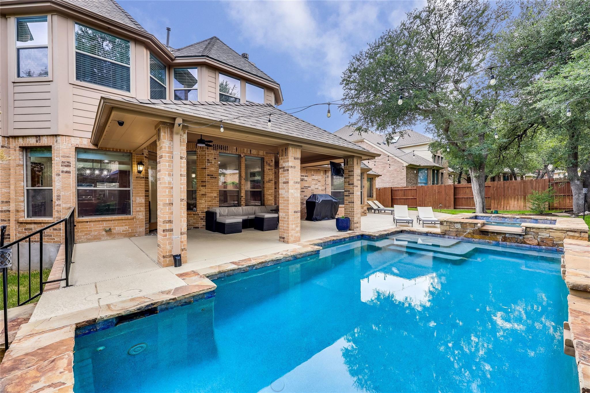 408 Ridgetop BND