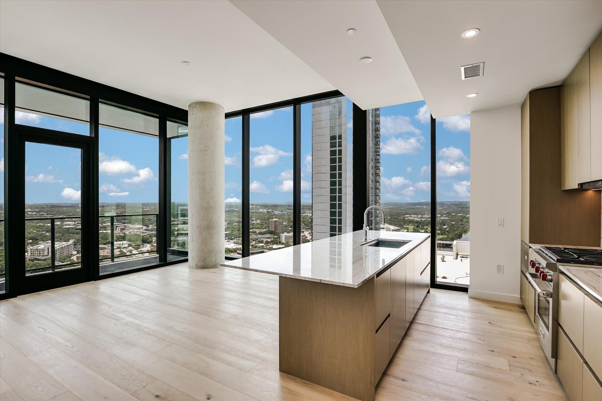 610 Davis ST # 3305