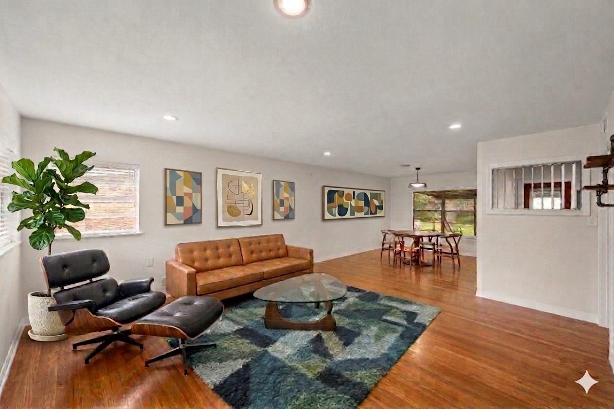 1404 Cloverleaf DR