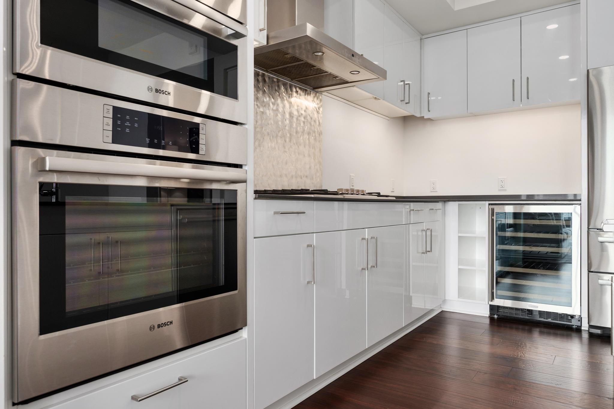 301 West Ave # 3208