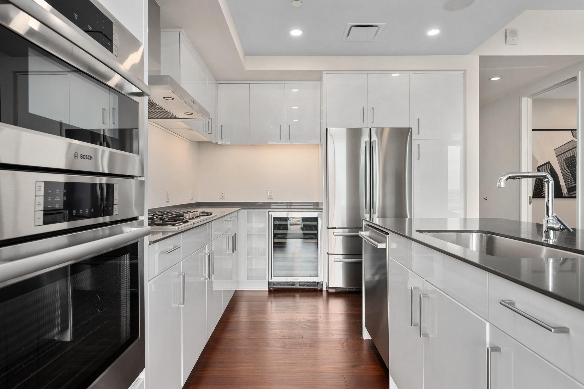 301 West Ave # 3208
