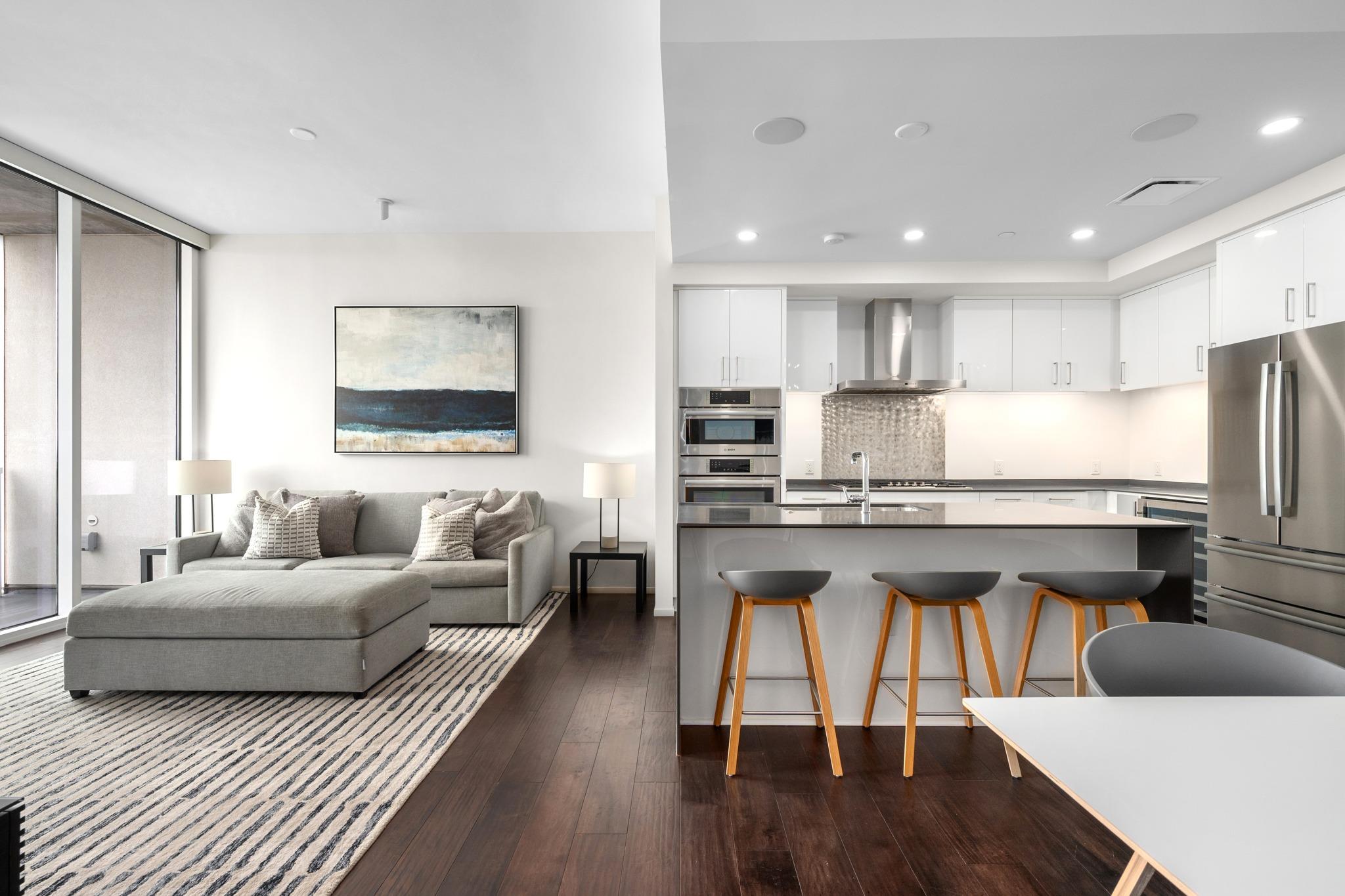 301 West Ave # 3208