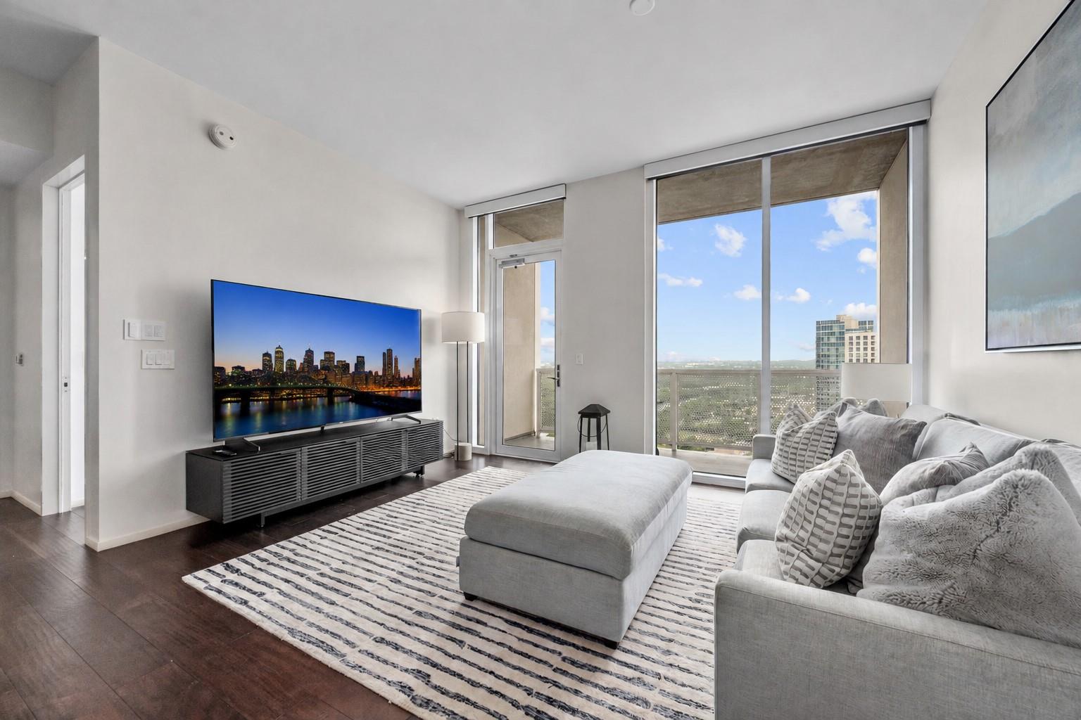 301 West Ave # 3208
