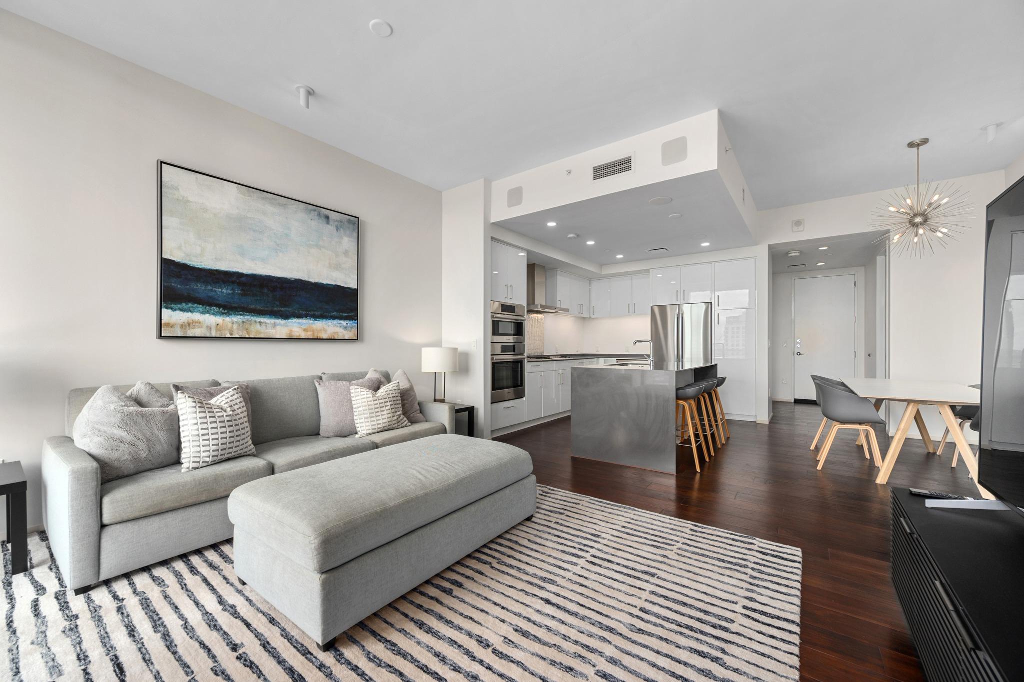 301 West Ave # 3208