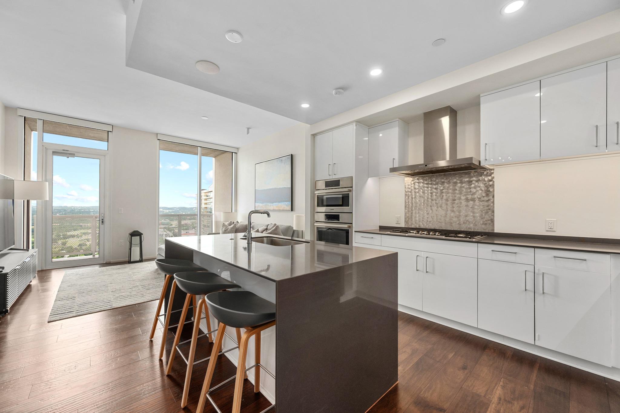 301 West Ave # 3208