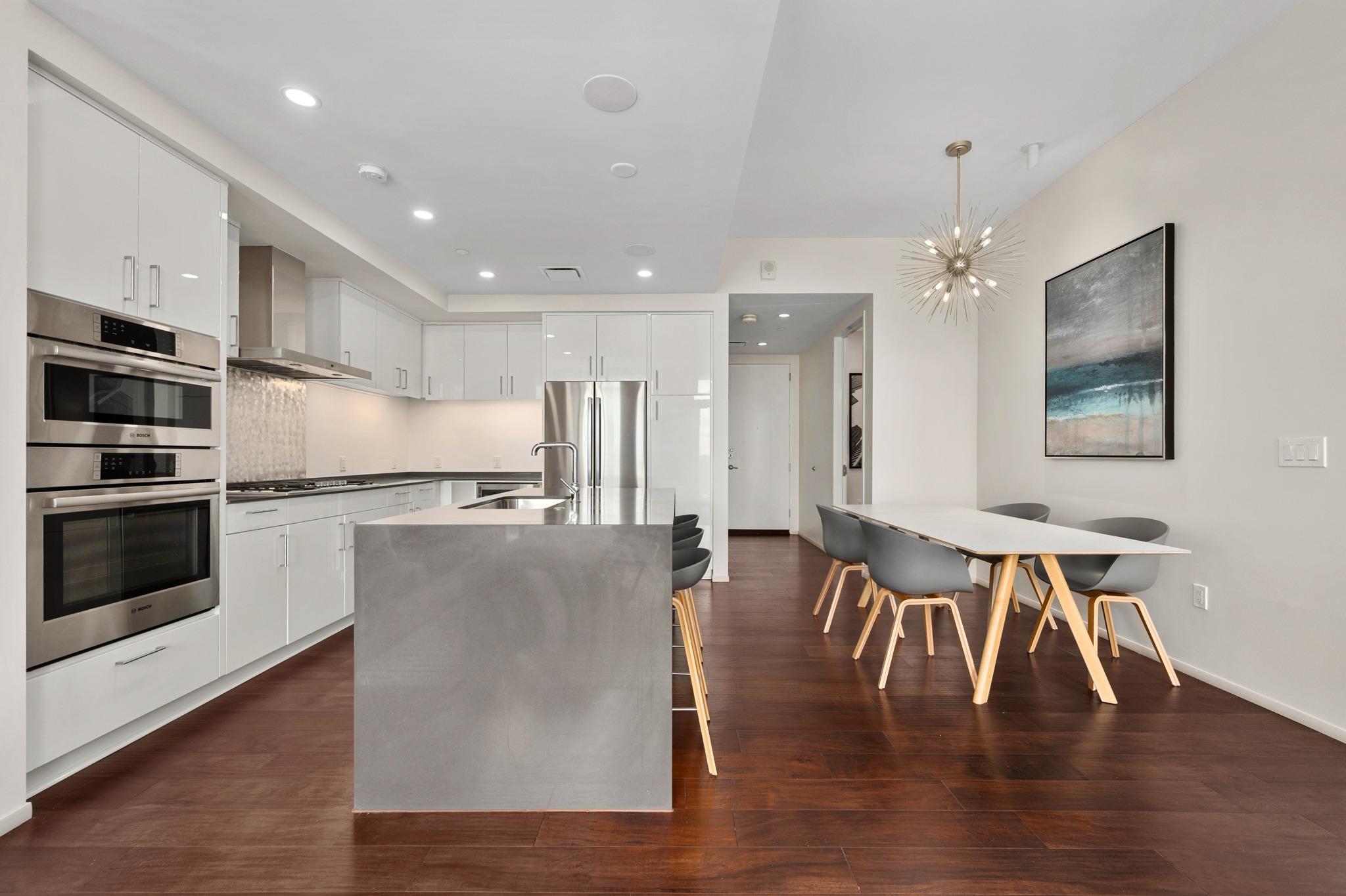 301 West Ave # 3208